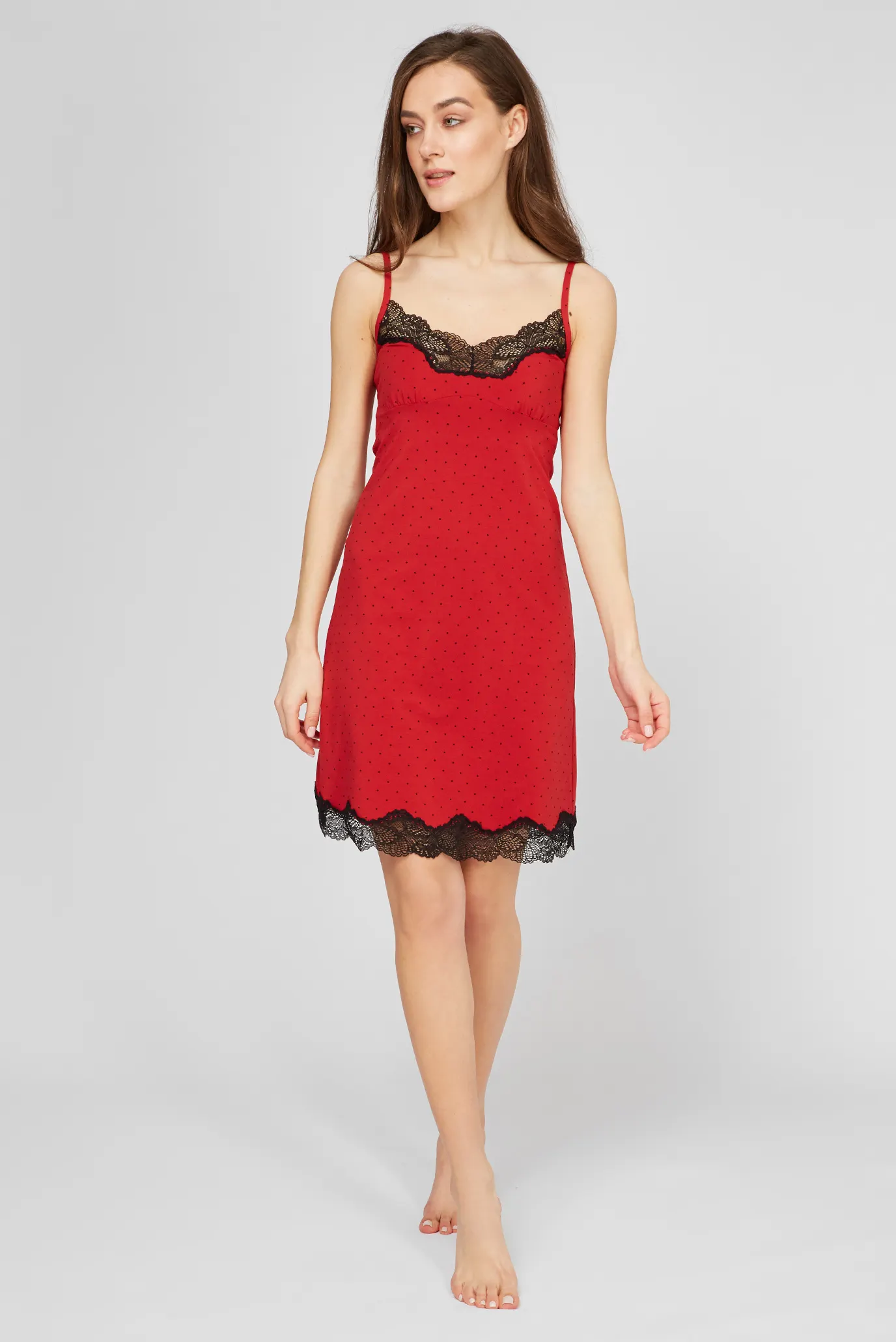 Жіноча червона нічна сорочка у горошок 2