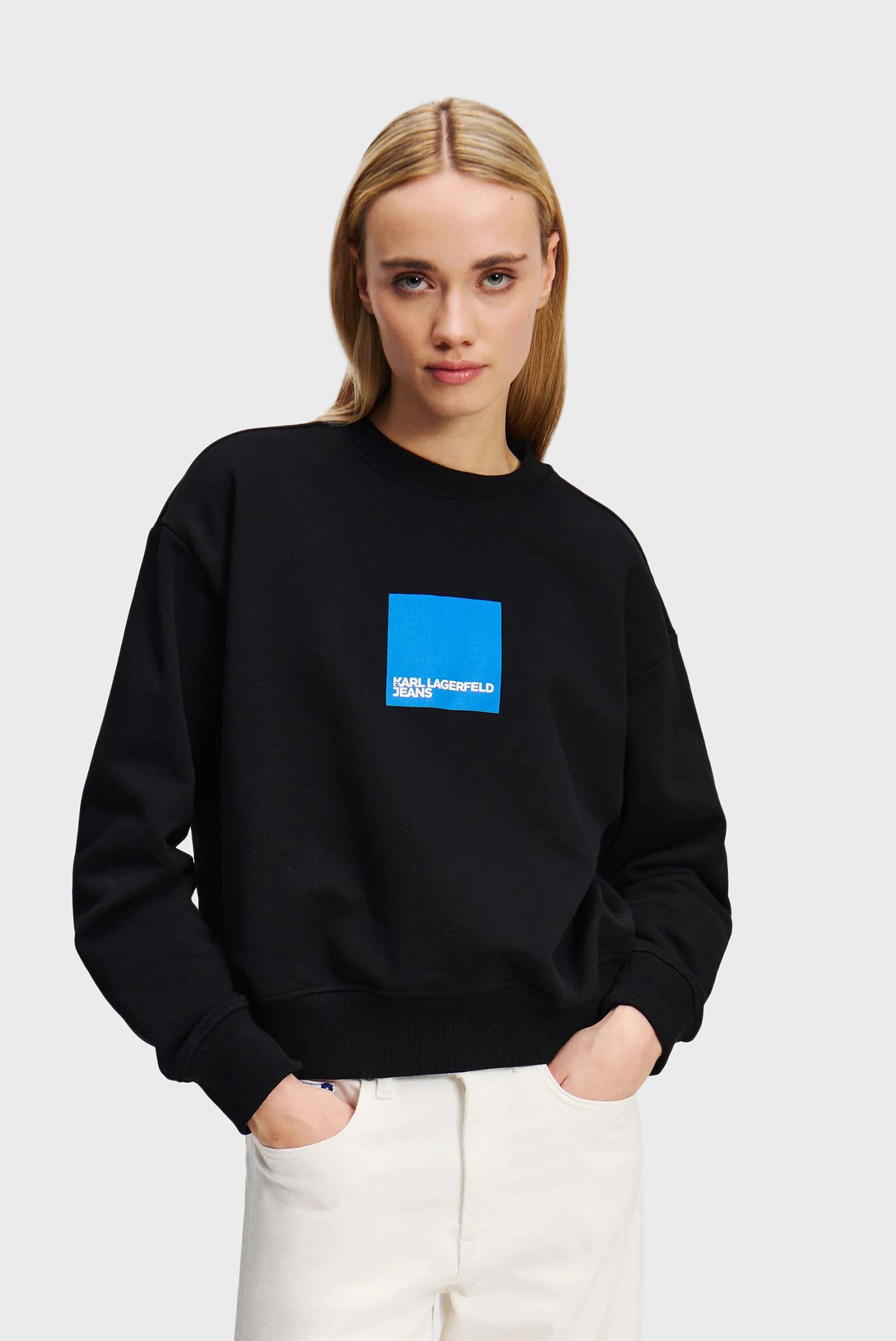 Женский черный свитшот REG BOX LOGO SWEAT 1