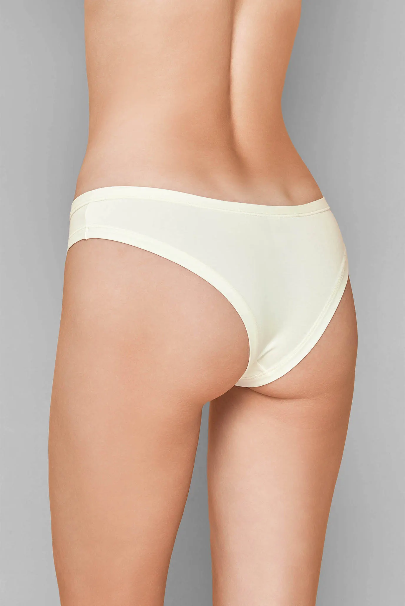 Женские белые трусики 2