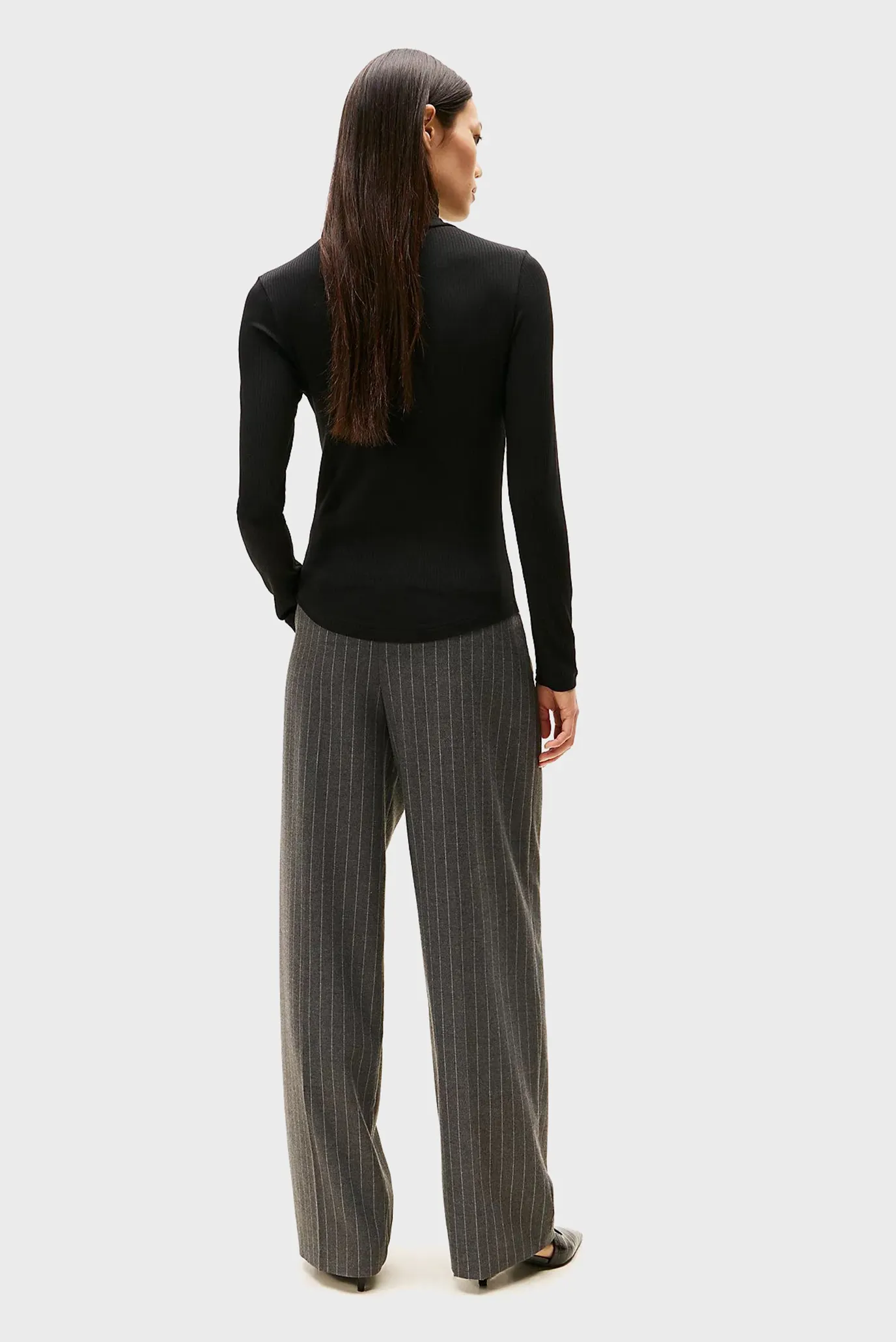 Жіночий чорний гольф SLIM 5X2 RIB ROLL-NK 3