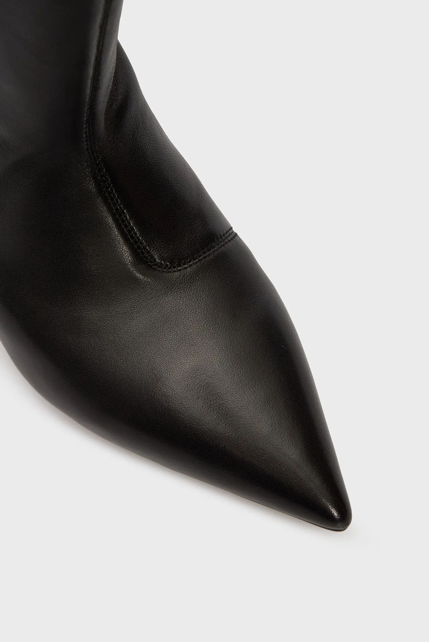 Женские черные кожаные ботильоны Nolita 2