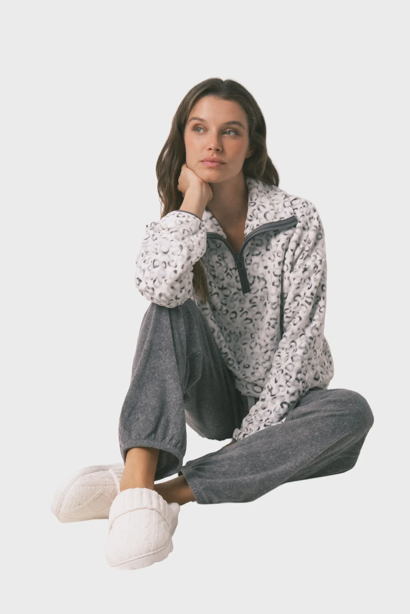 Женская серая пижама (кофта, брюки) 6
