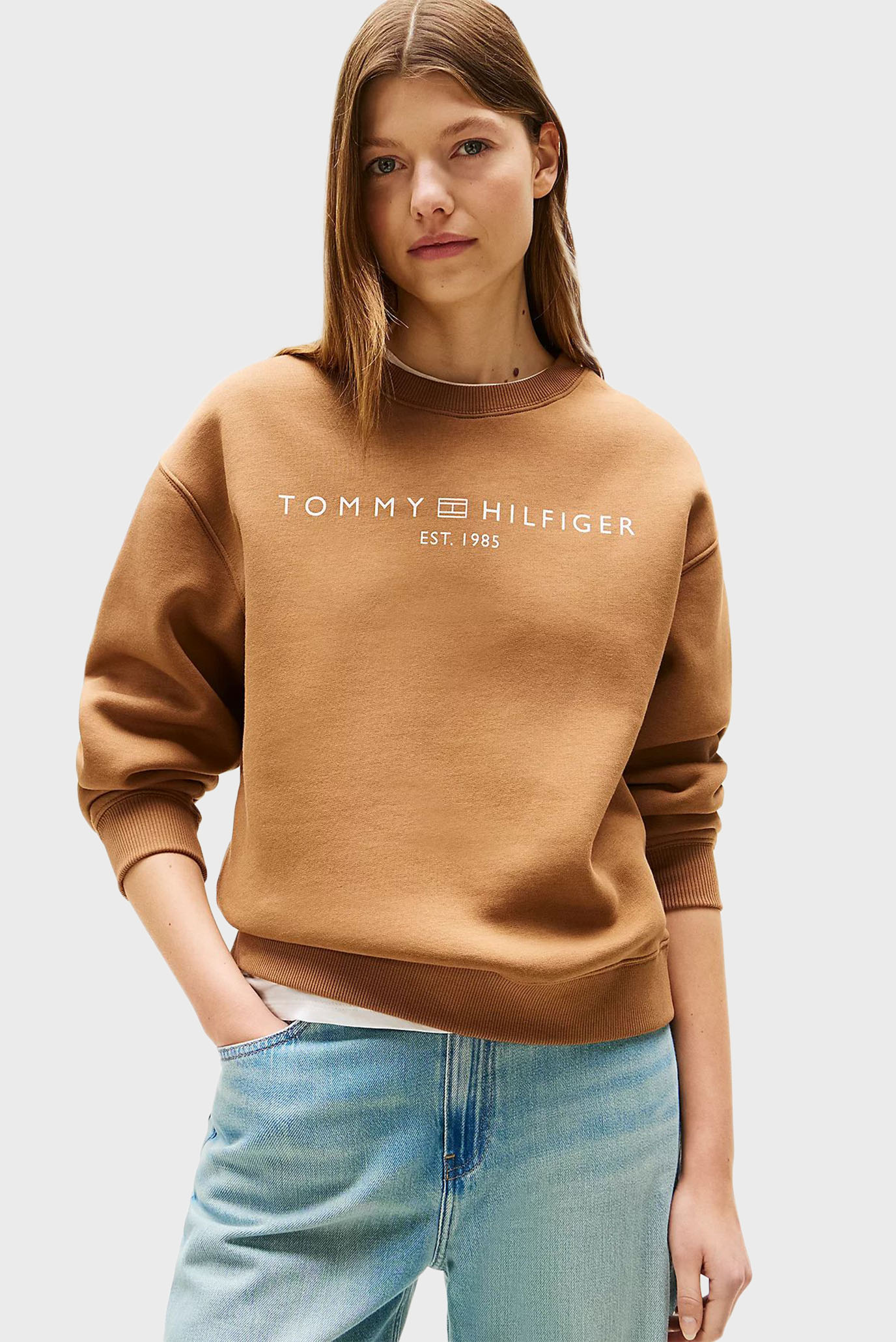 Женский коричневый свитшот MDRN REG CORP LOGO C-NK Коричневый XS Tommy Hilfiger WW0WW39791 Женский коричневый свитшот MDRN REG CORP LOGO C-NK Коричневый XS Tommy Hilfiger WW0WW39791