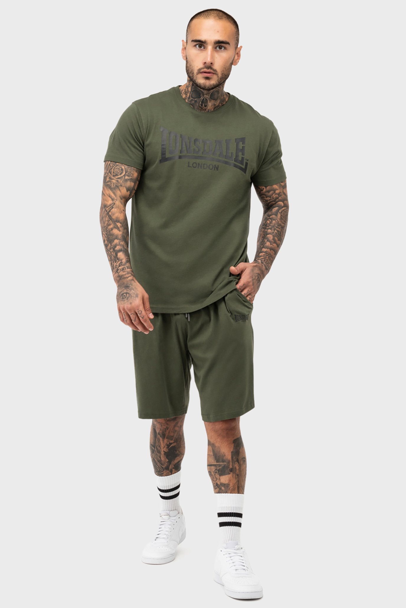 Чоловічий оливковий комплект одягу (футболка, шорти) 1