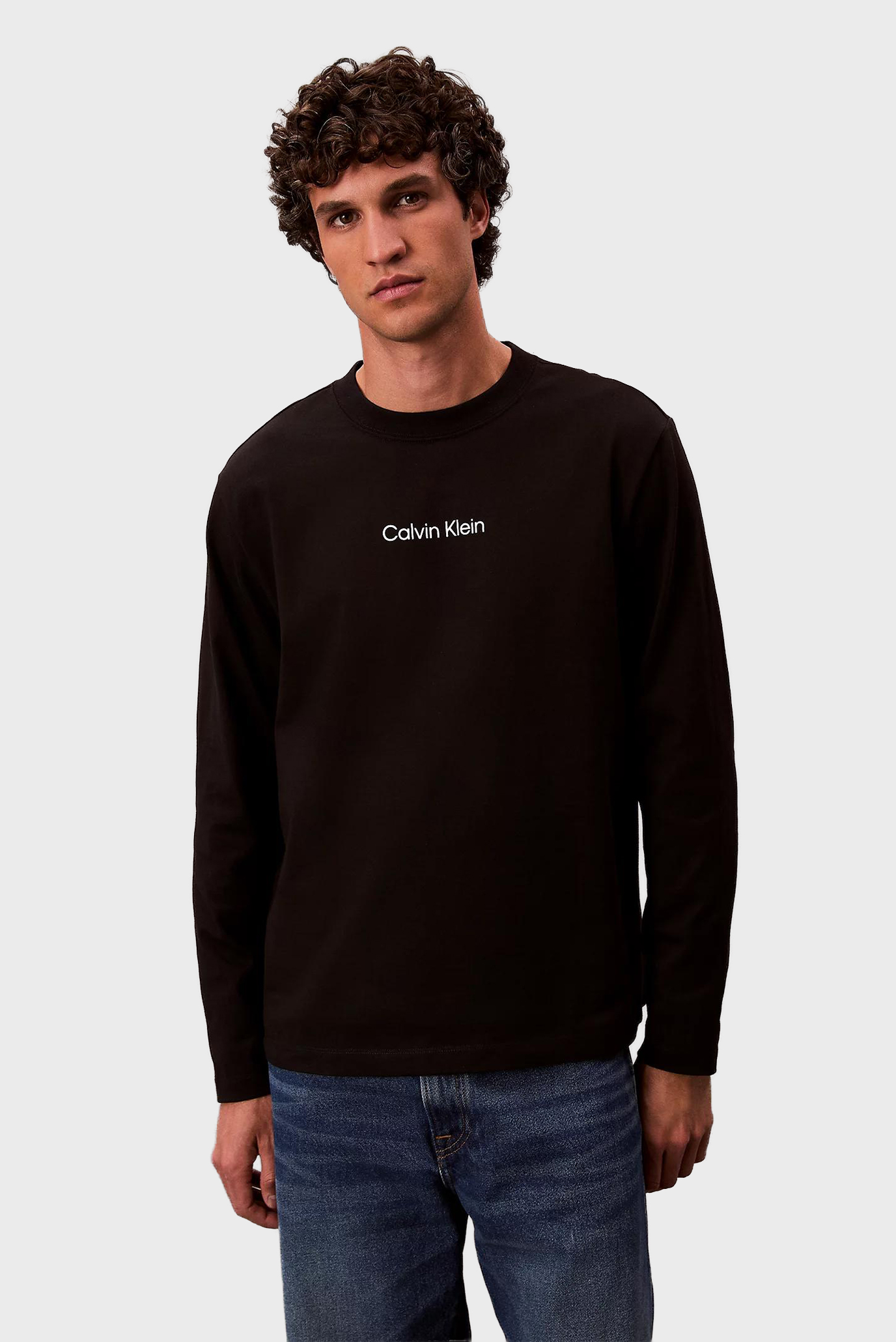 Мужской черный лонгслив STANDARD Черный XXL Calvin Klein LV04LD232G Мужской черный лонгслив STANDARD Черный XXL Calvin Klein LV04LD232G