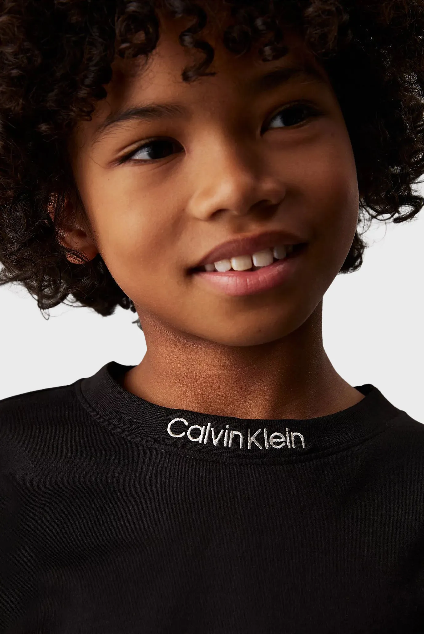 Дитячий чорний лонгслів EMBRO. CK LOGO 4