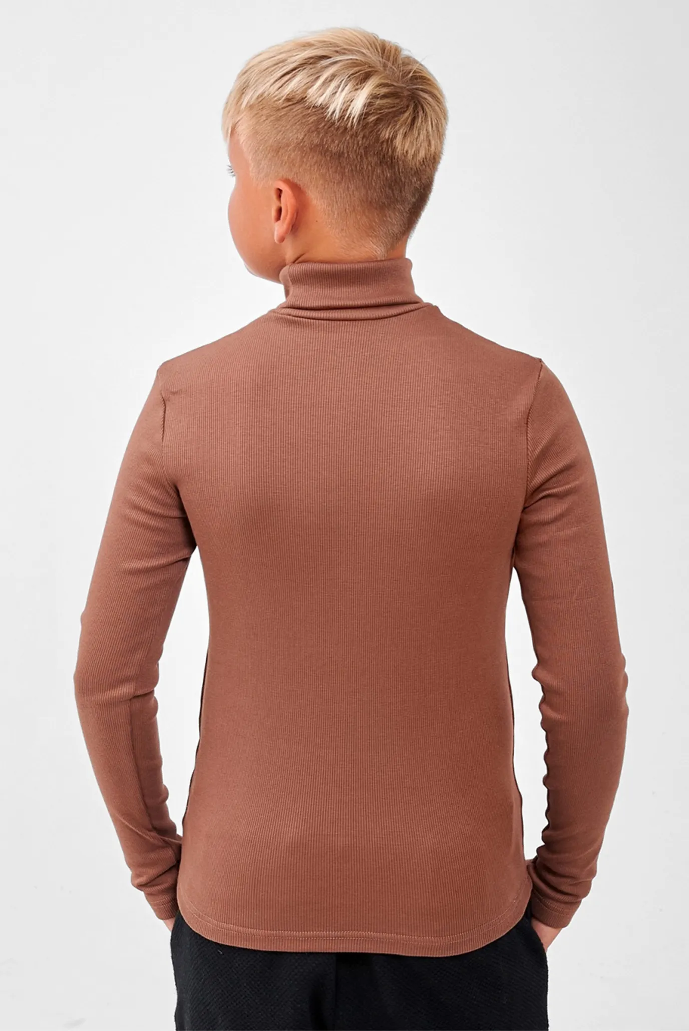 Детский коричневый гольф 3