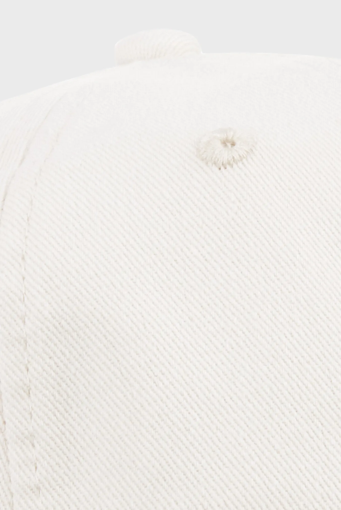 Женская белая кепка 3