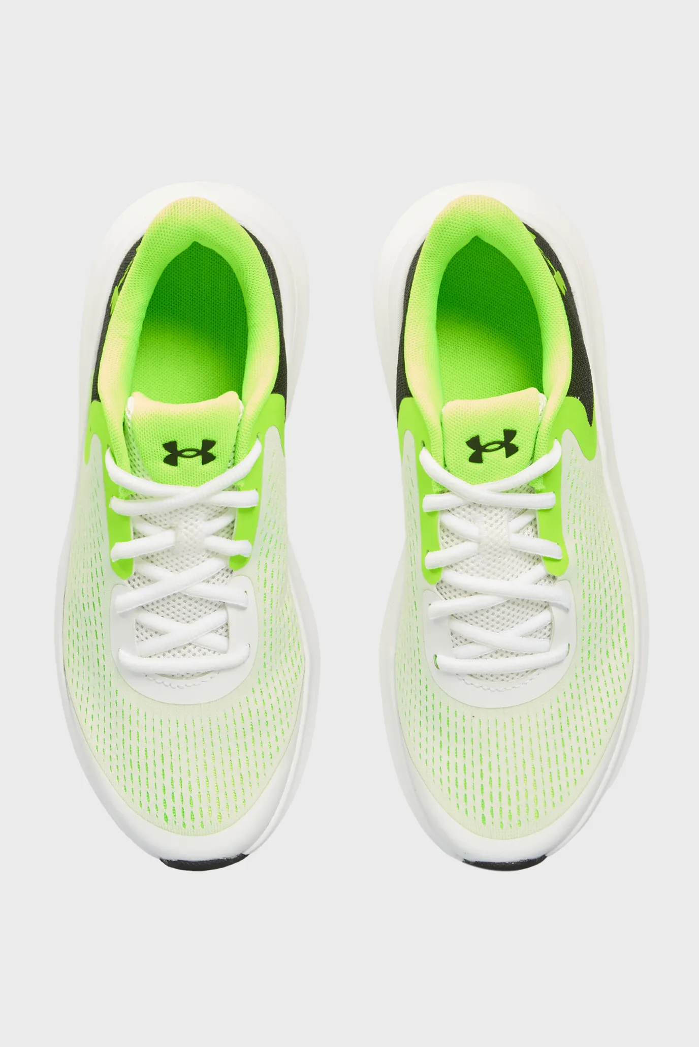 Дитячі білі кросівки UA BGS Rogue 5 4