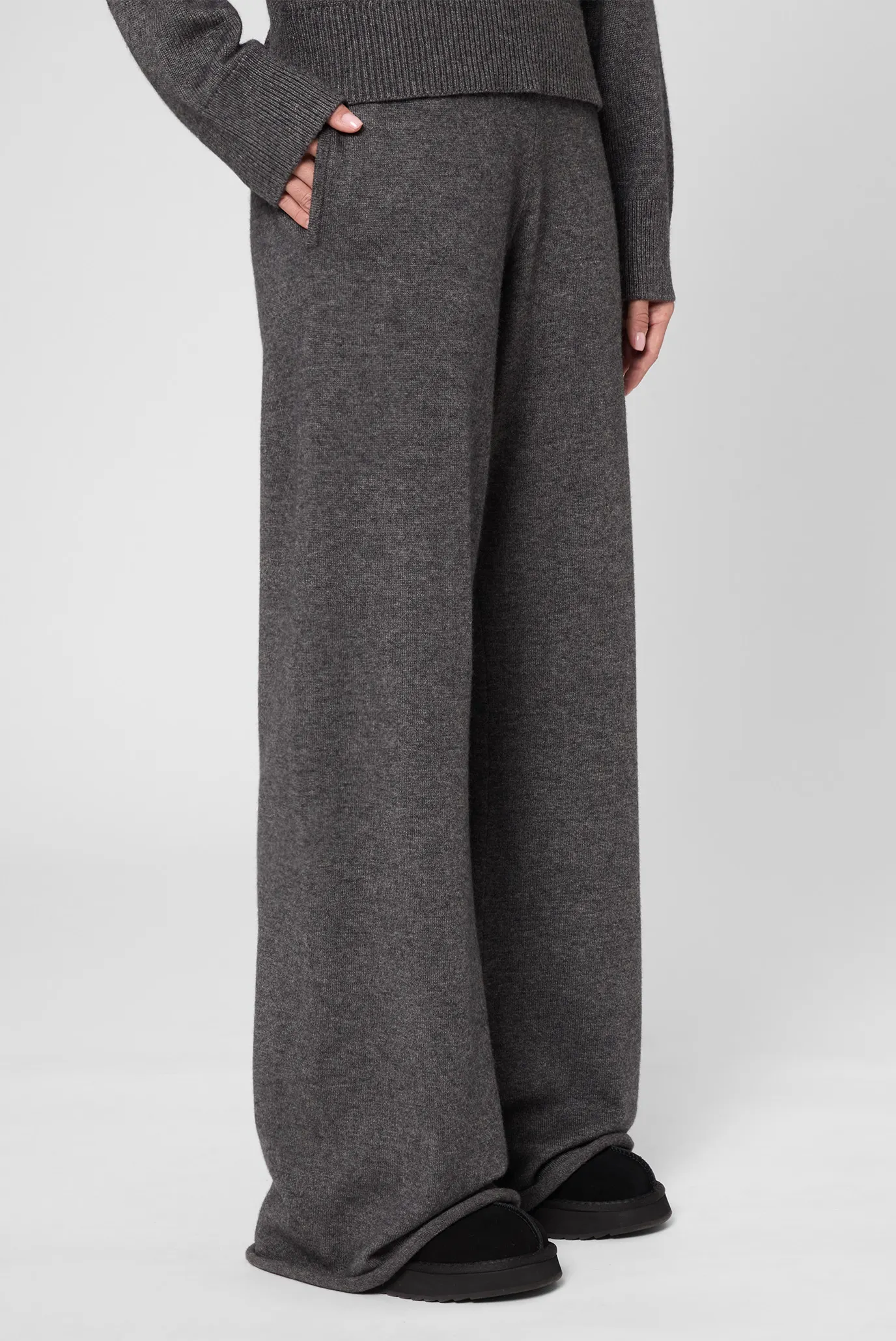 Жіночі темно-сірі брюки 3