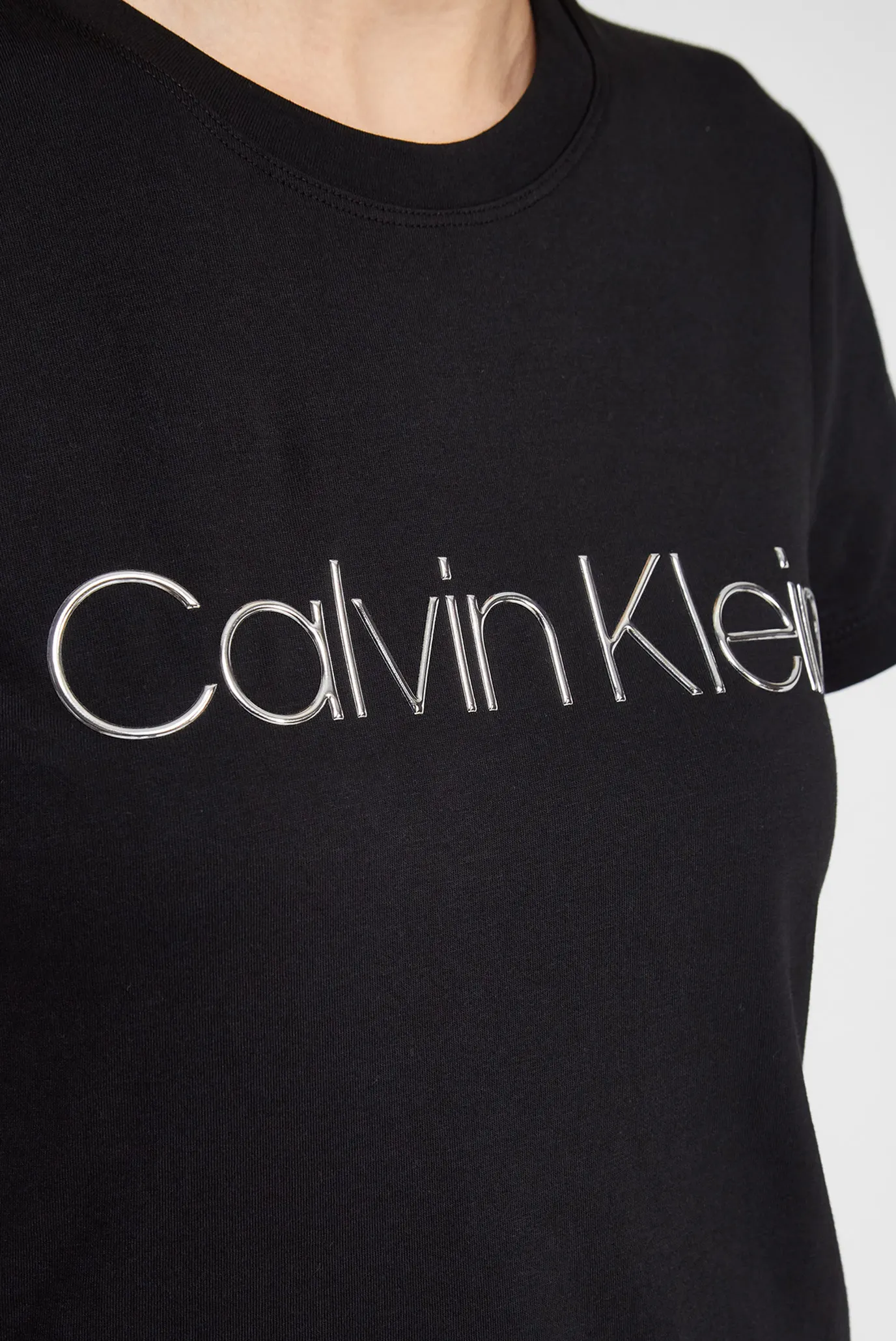 Женская черная футболка Calvin Klein K20K201852 — MD-Fashion