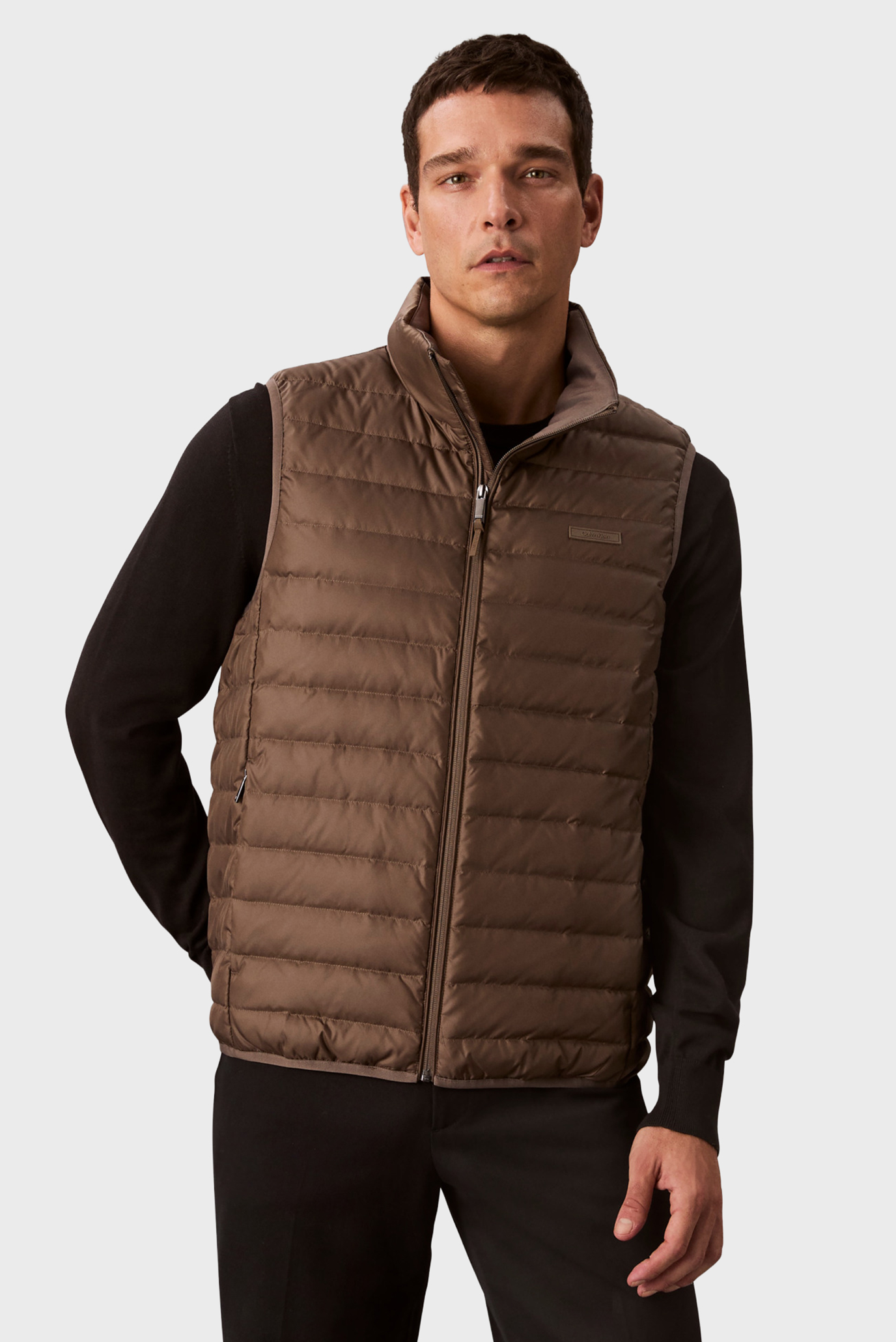 Мужской коричневый жилет SLVLSS LT WT NYLON PUFFER VEST Коричневый M Calvin Klein LV04LC509G Мужской коричневый жилет SLVLSS LT WT NYLON PUFFER VEST Коричневый M Calvin Klein LV04LC509G