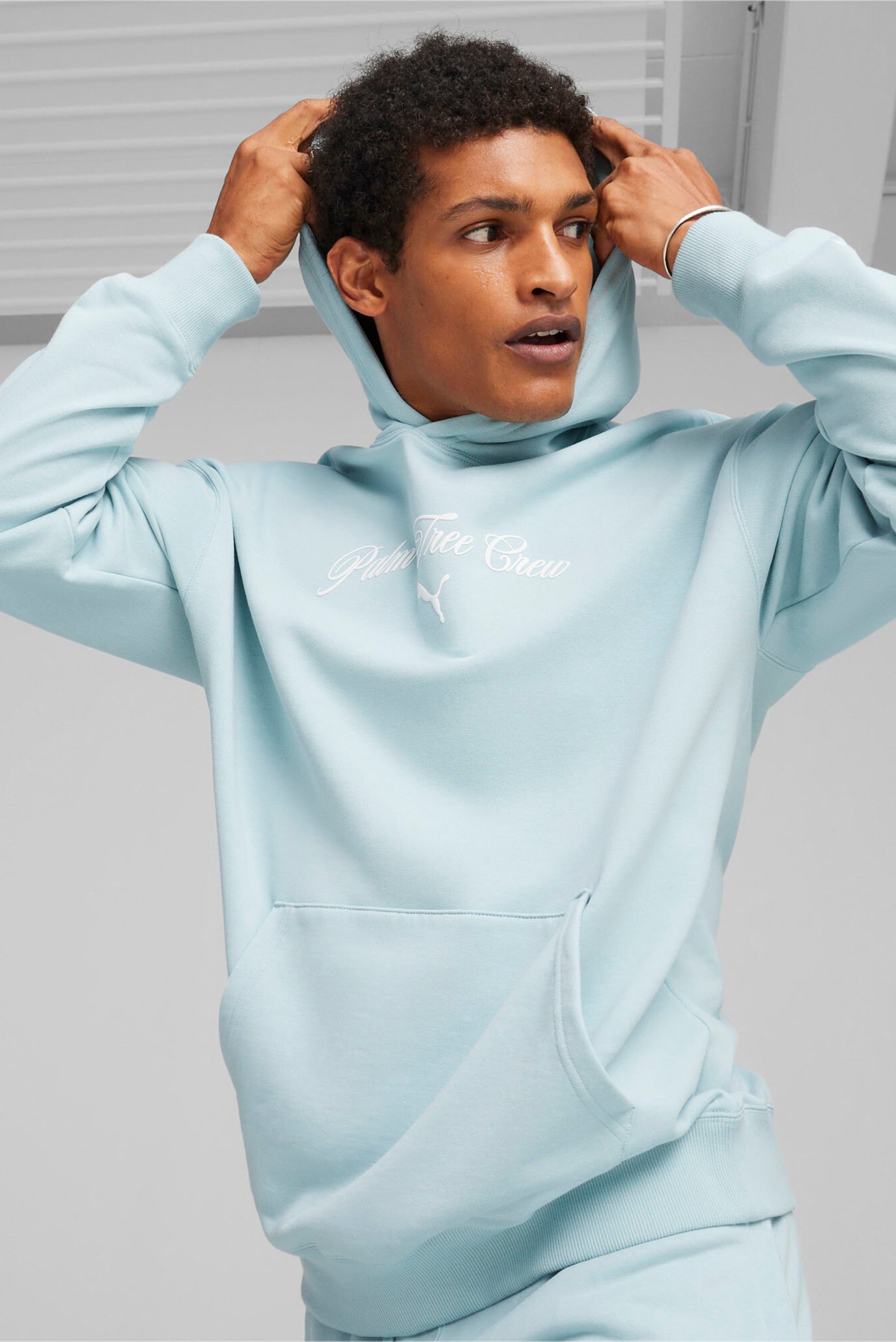 Мужское голубое худи PUMA X Palm Tree Crew Men's Graphic Hoodie 1