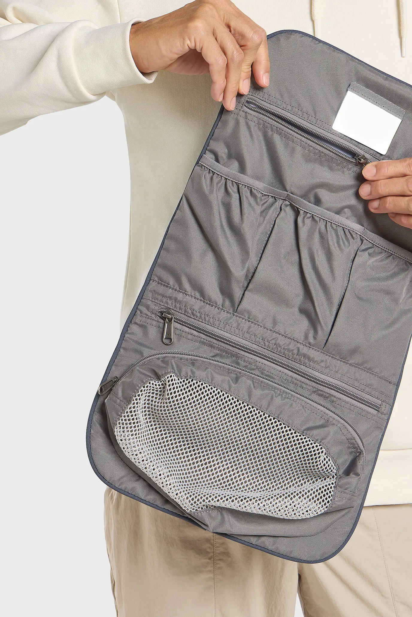 Темно-синяя косметичка 9