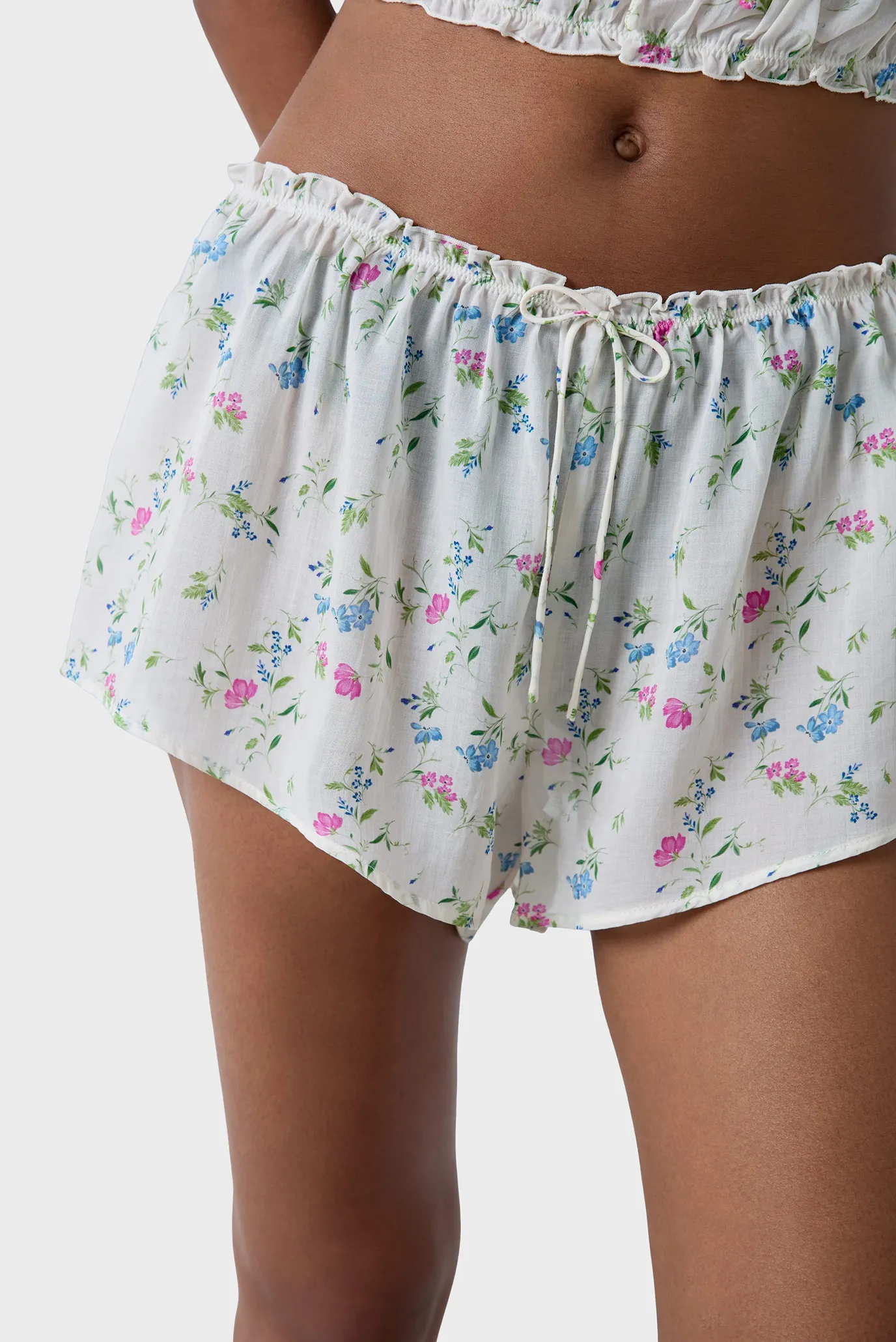 Женские белые шорты с узором PRATI 2