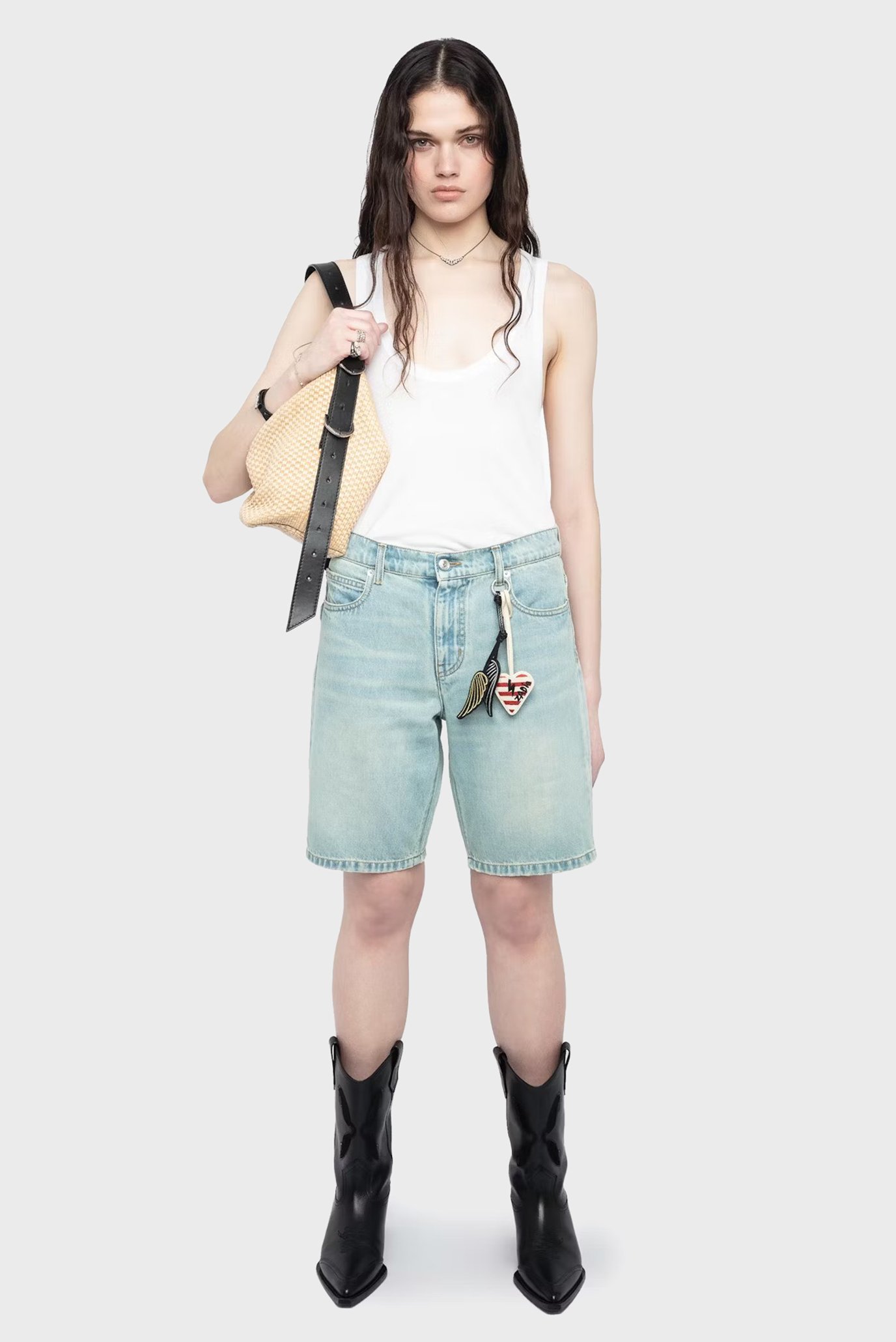 Женские голубые джинсовые шорты Sady Голубой 34 ZADIG&VOLTAIRE WWBS01161_LIGHT BLUE Женские голубые джинсовые шорты Sady Голубой 34 ZADIG&VOLTAIRE WWBS01161_LIGHT BLUE