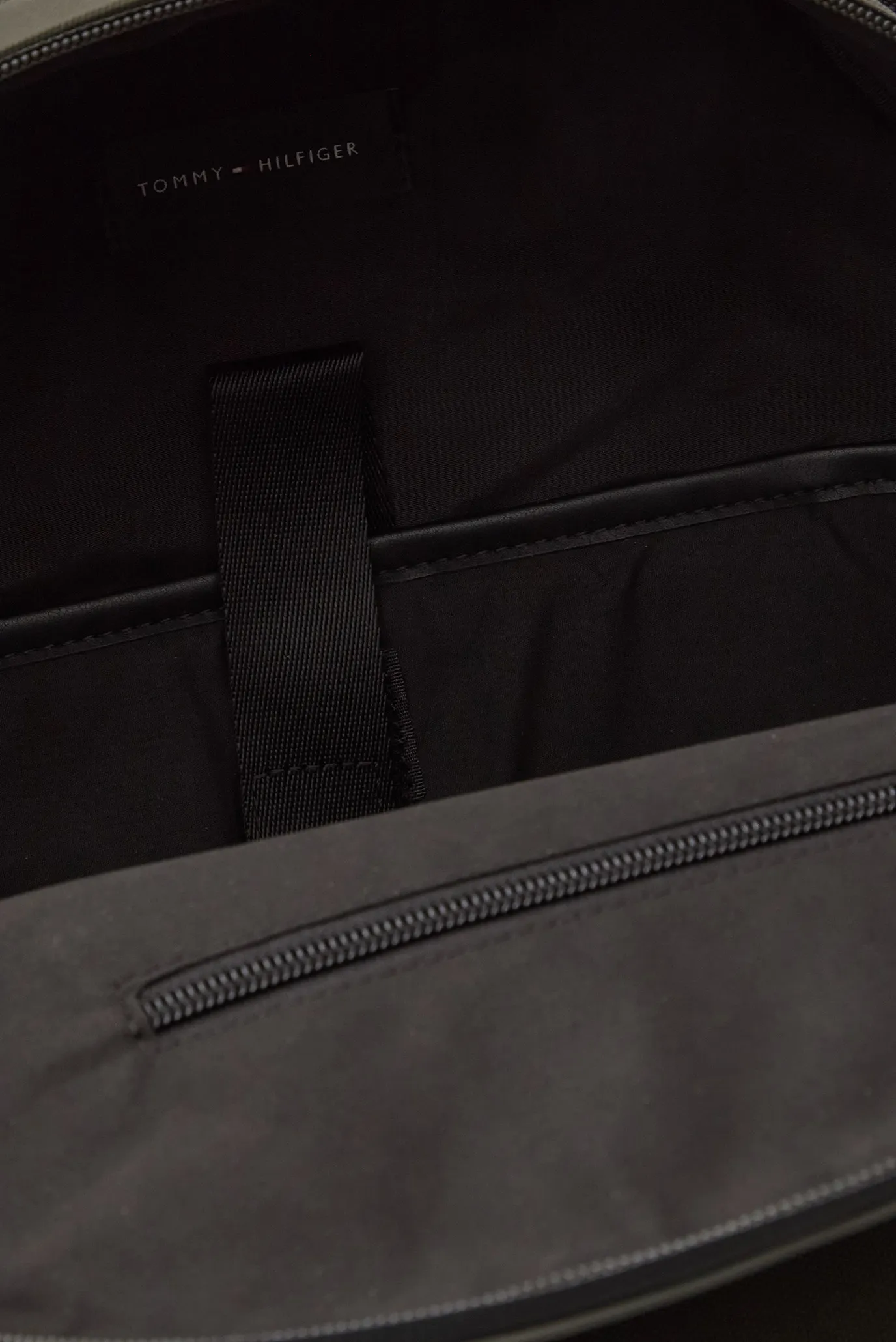 Чоловічий темно-зелений рюкзак FOUNDATION 5