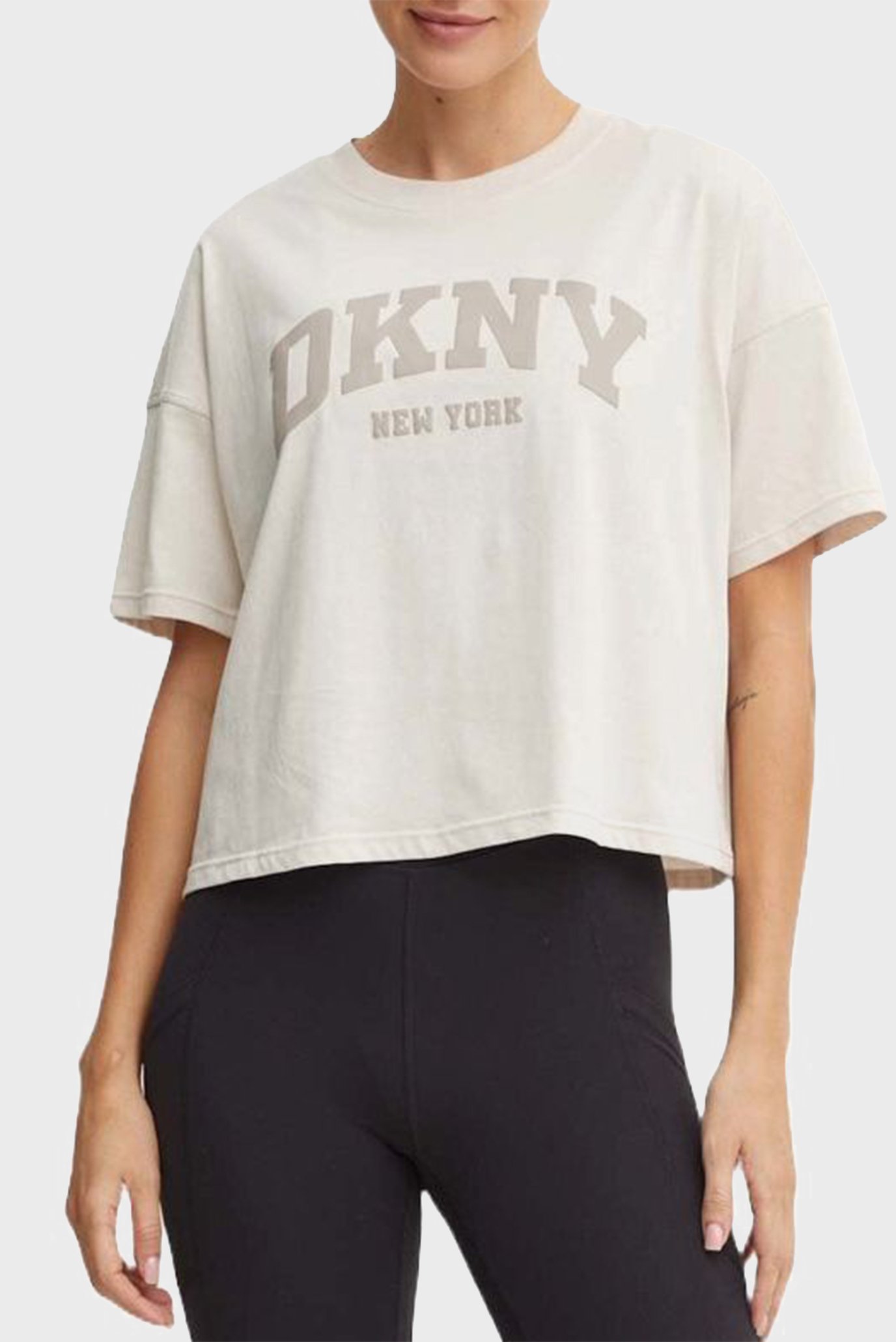 Женская бежевая футболка Бежевый S DKNY DP4T9945 Женская бежевая футболка Бежевый S DKNY DP4T9945