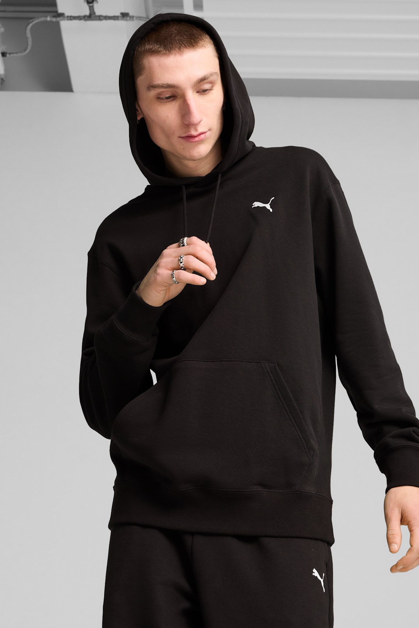 Чоловіче чорне худі WARDROBE ESS Hoodie Men 1