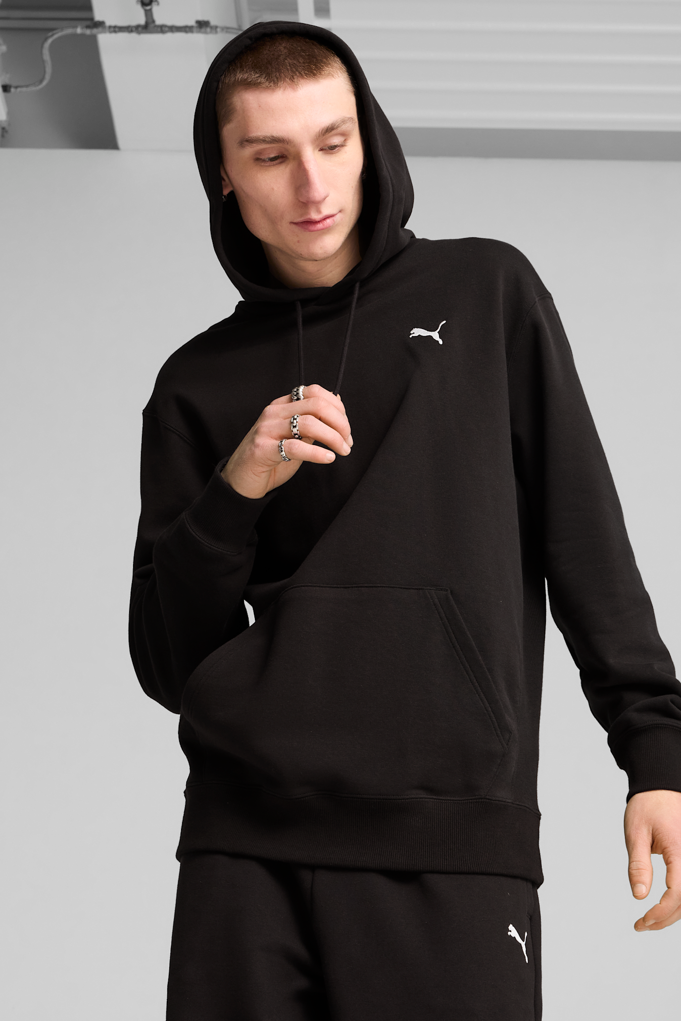 Мужское черное худи WARDROBE ESS Hoodie Men 1