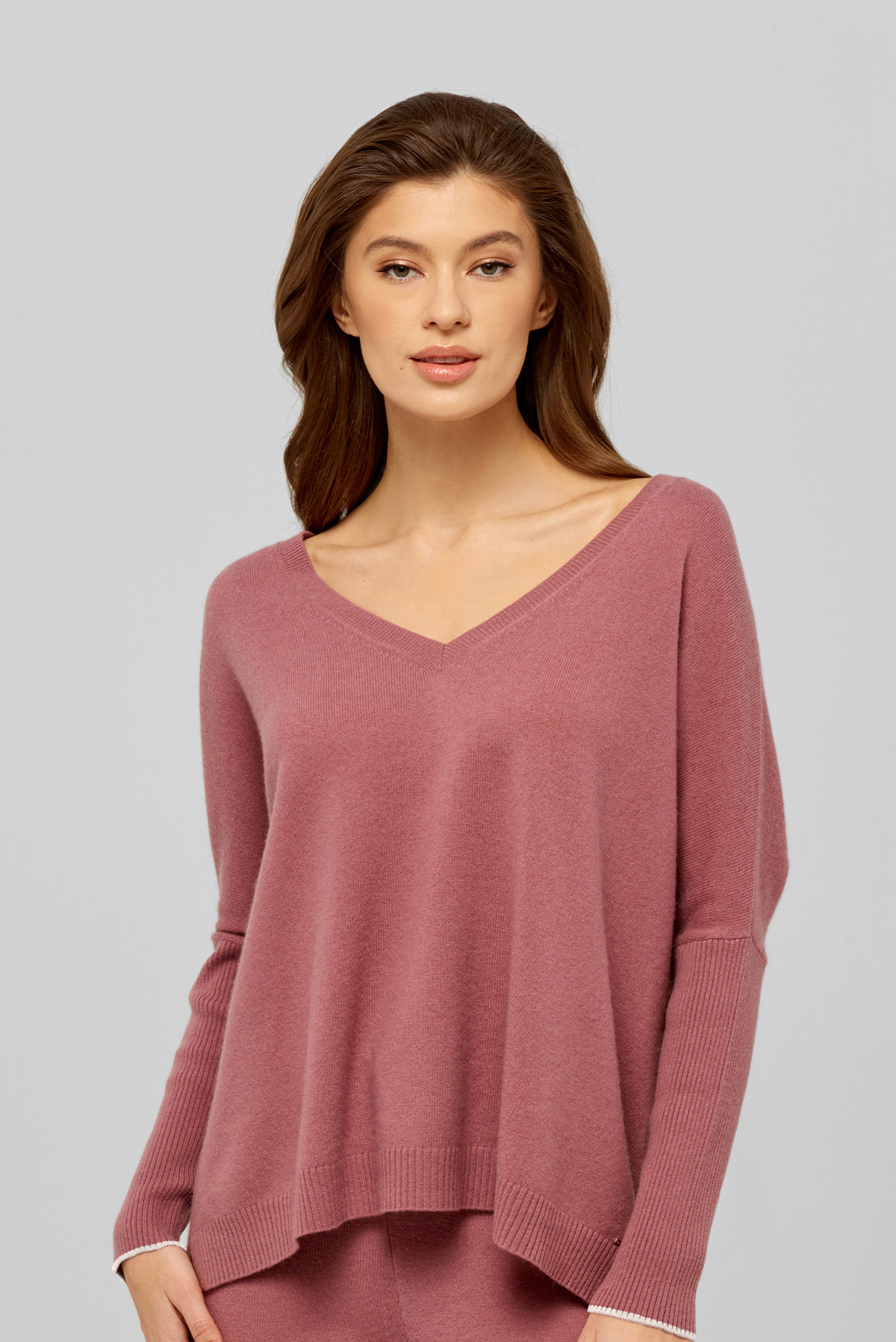 Жіночий рожевий кашеміровий пуловер 1