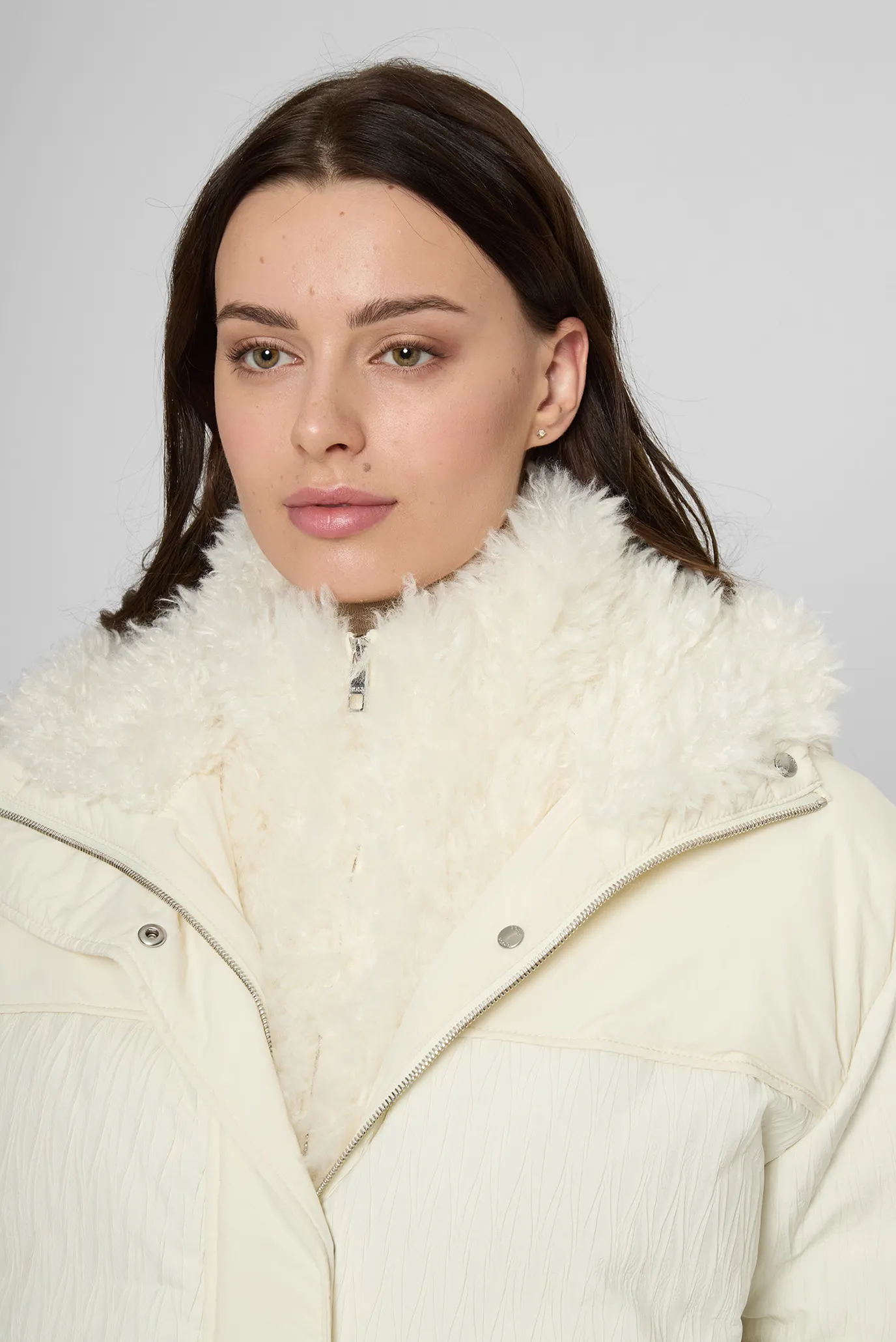 Жіноча біла куртка 4