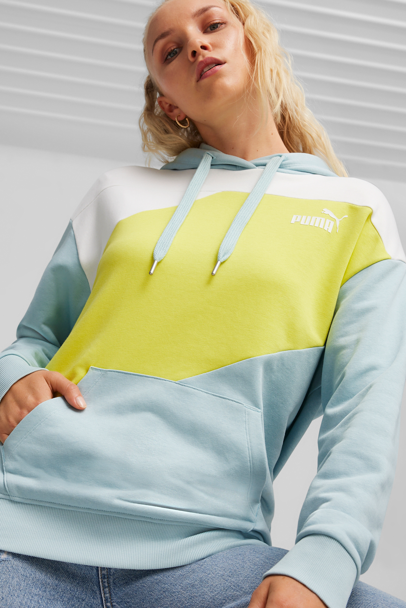 Женское худи PUMA POWER Women's Hoodie 1