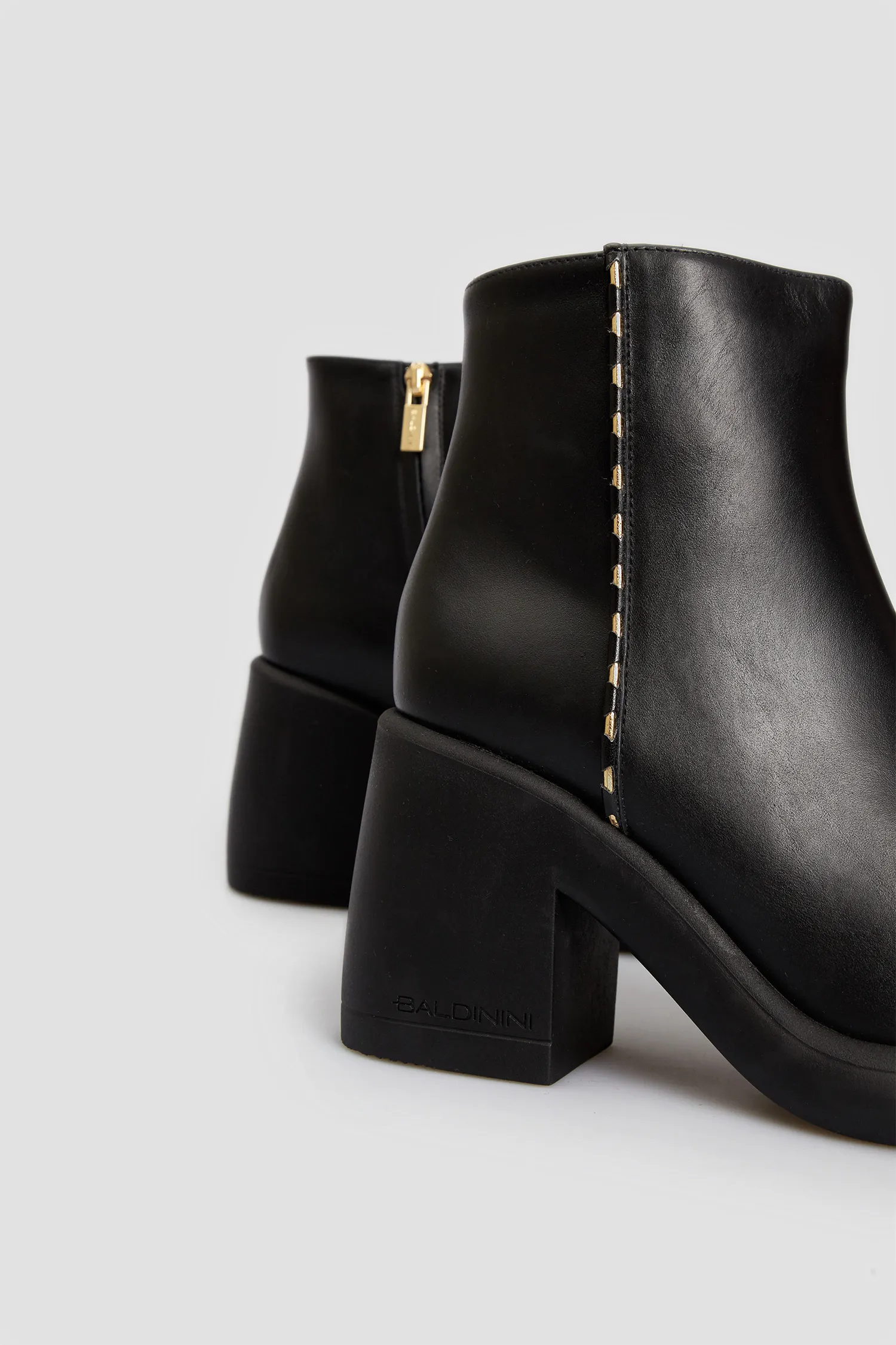 Женские черные кожаные ботильоны 2