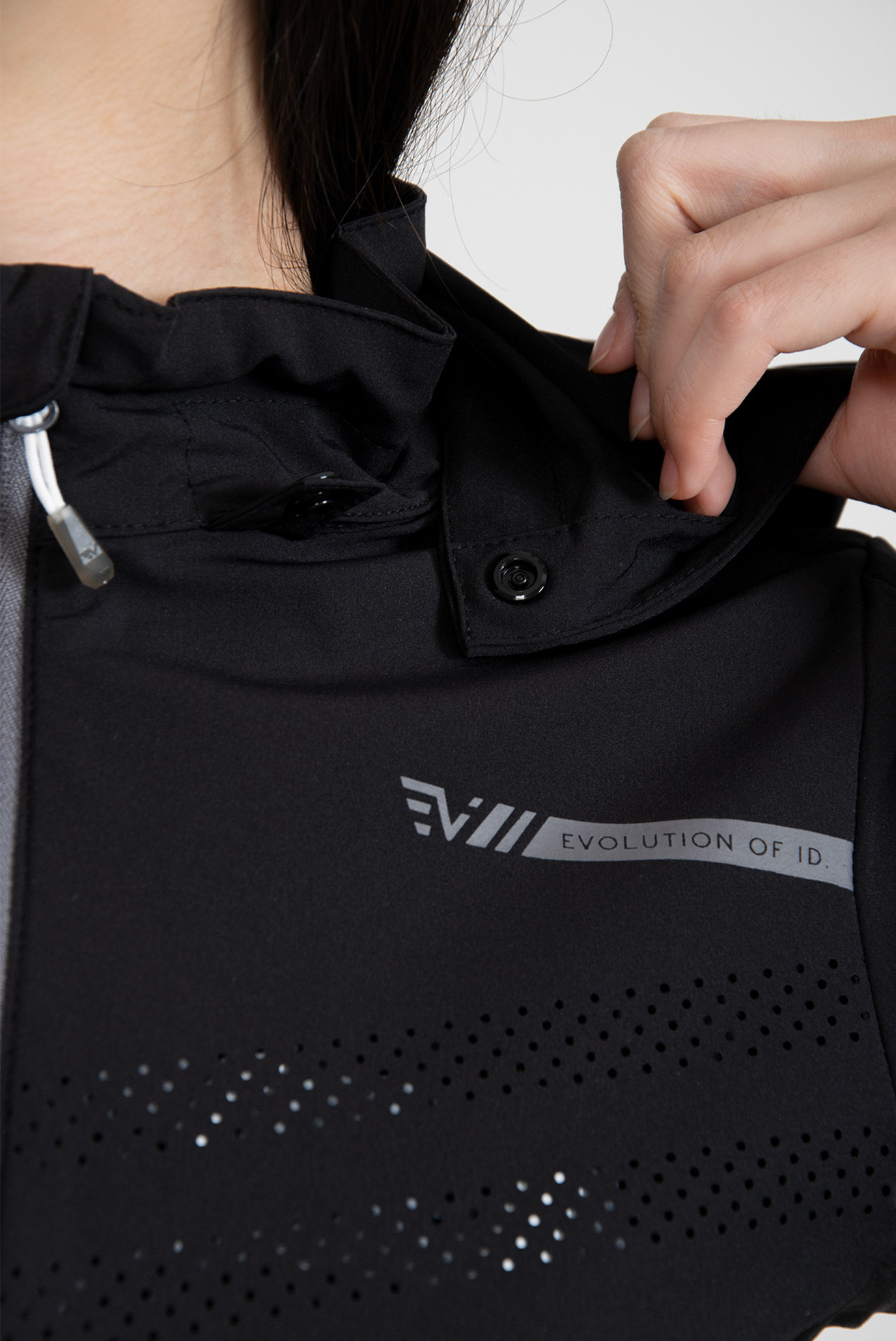 Женская черная ветровка Evoids 552157-010 — MD-Fashion