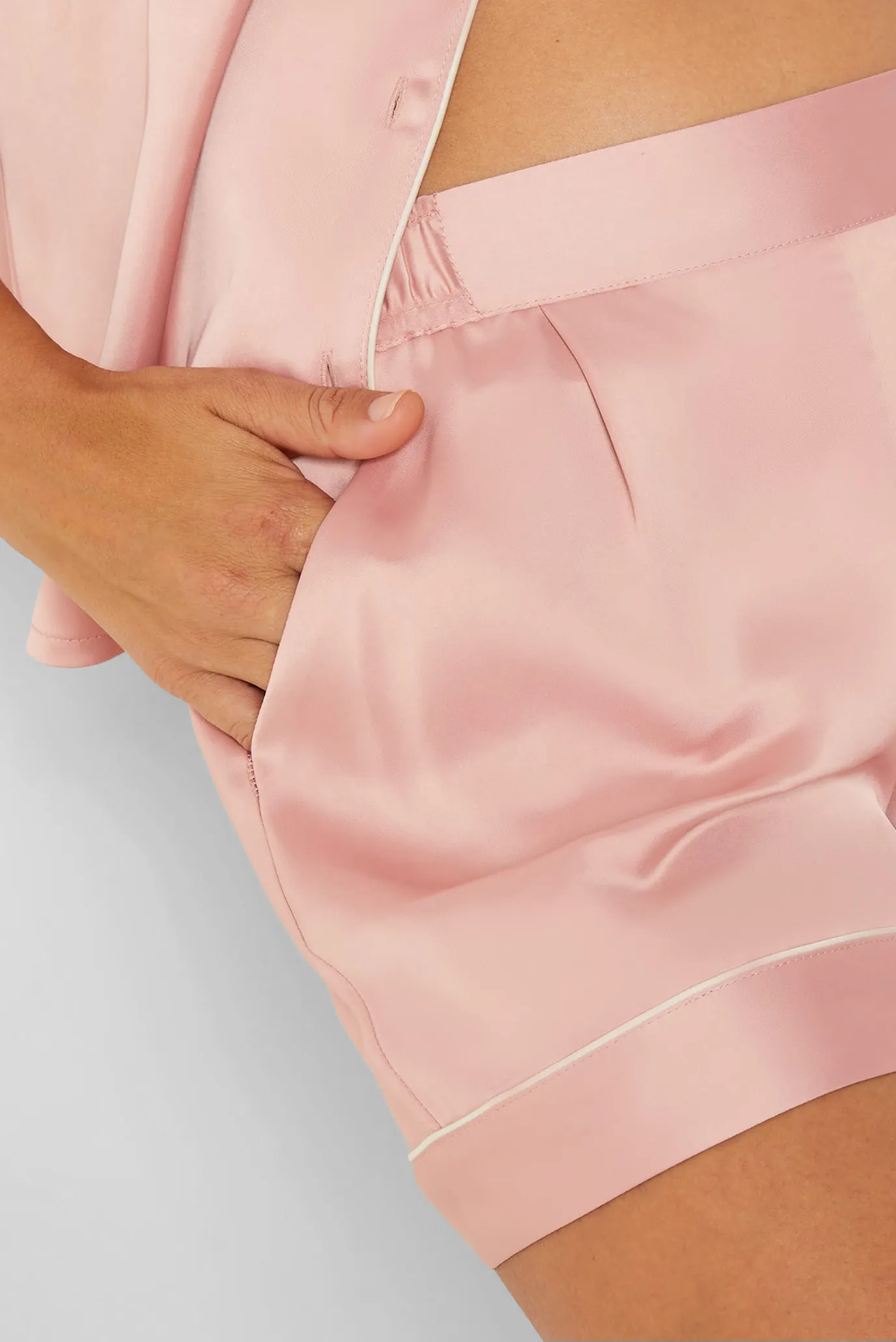 Женские розовые шорты GIA 4