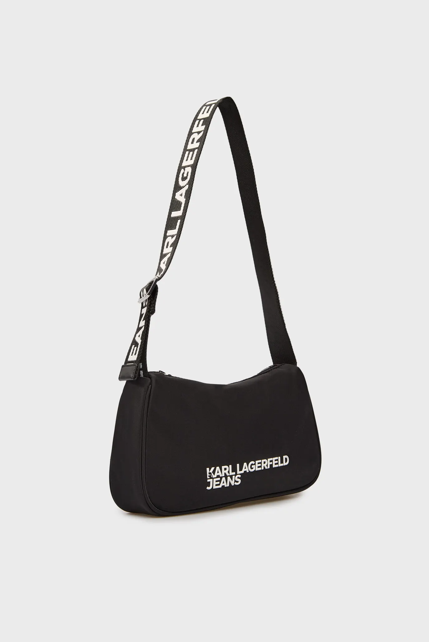 Жіноча чорна сумка essential nylon 3