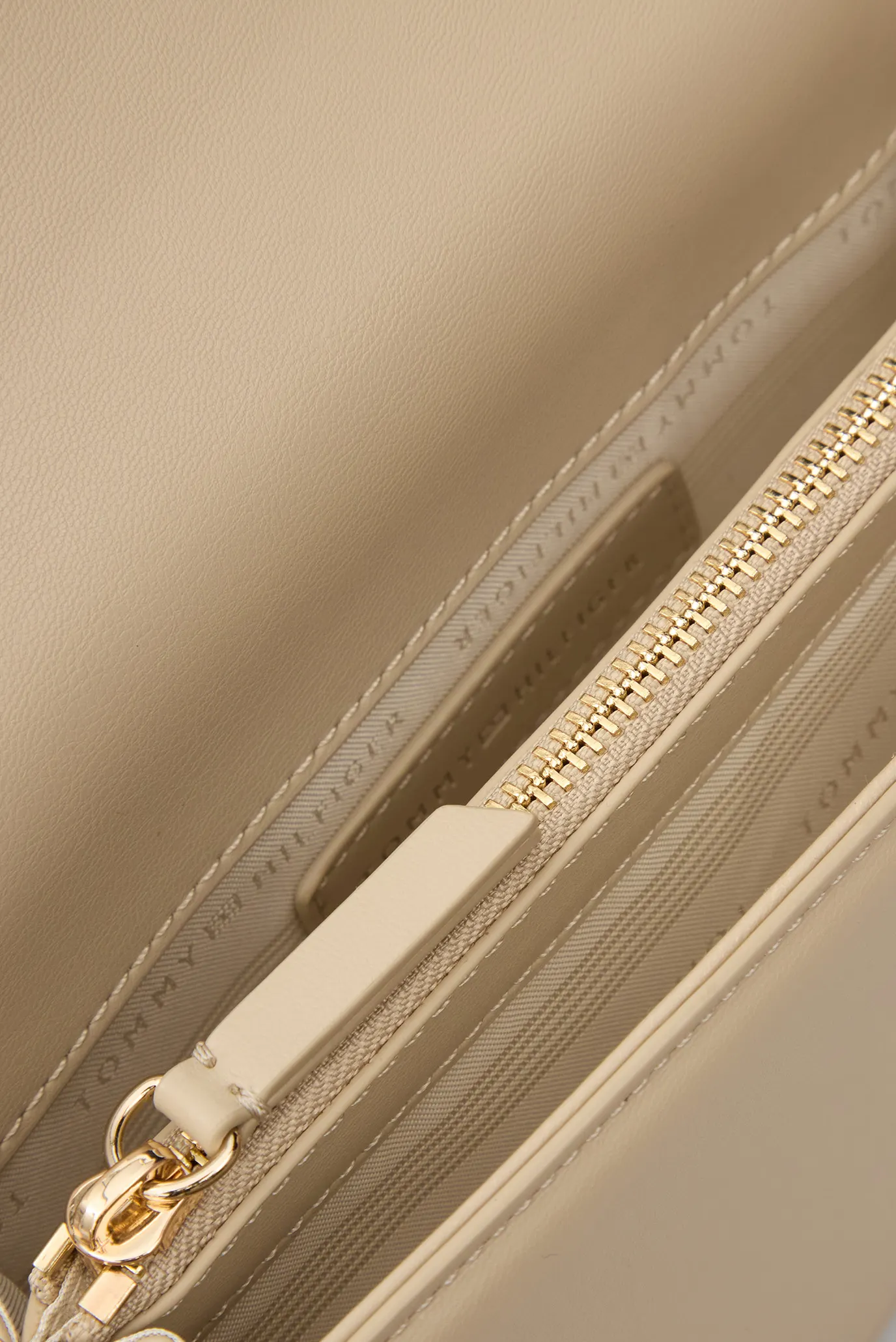 Женская бежевая сумка HERITAGE 6