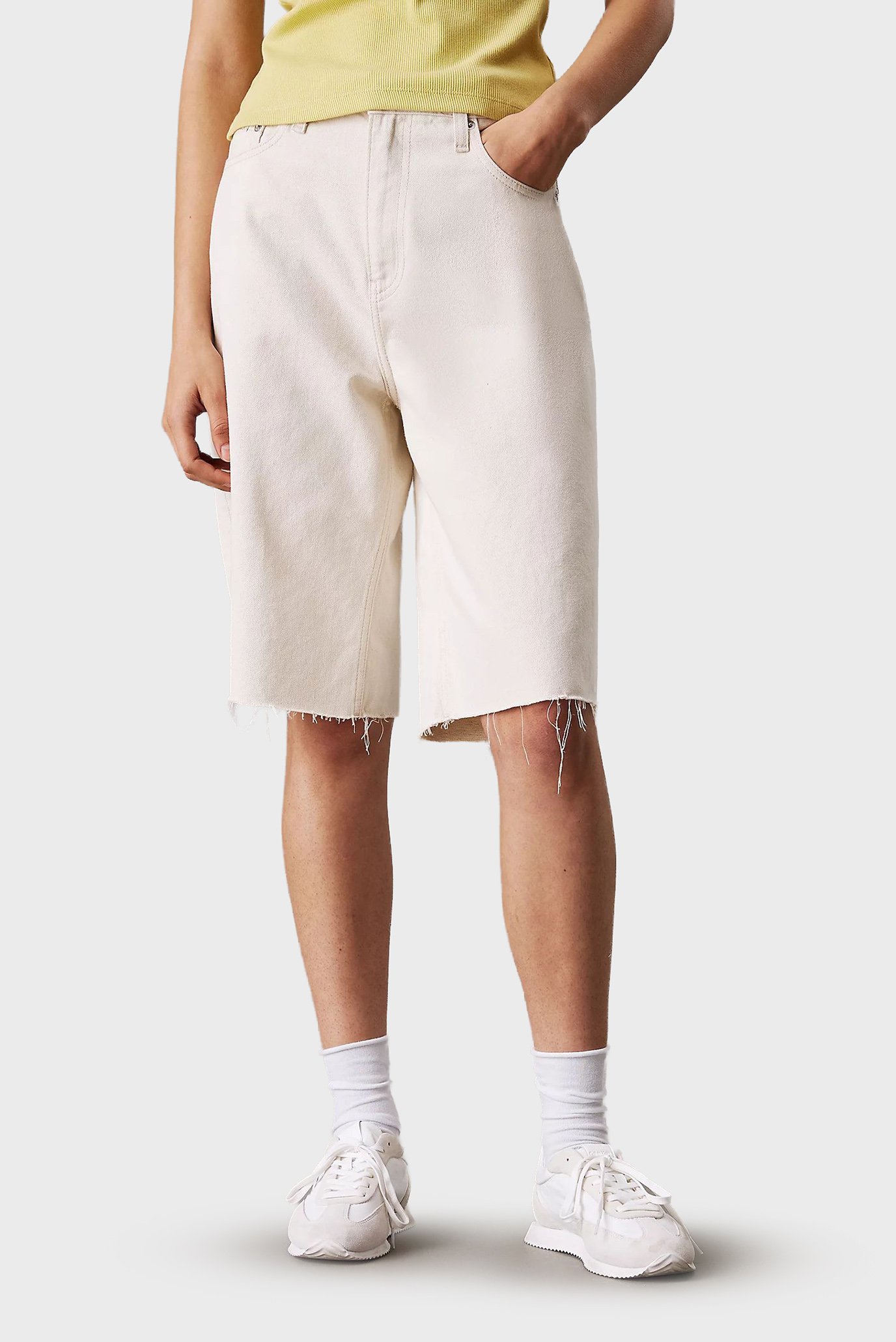 Женские белые джинсовые шорты RELAXED Белый 29 Calvin Klein Jeans J20J225163 Женские белые джинсовые шорты RELAXED Белый 29 Calvin Klein Jeans J20J225163