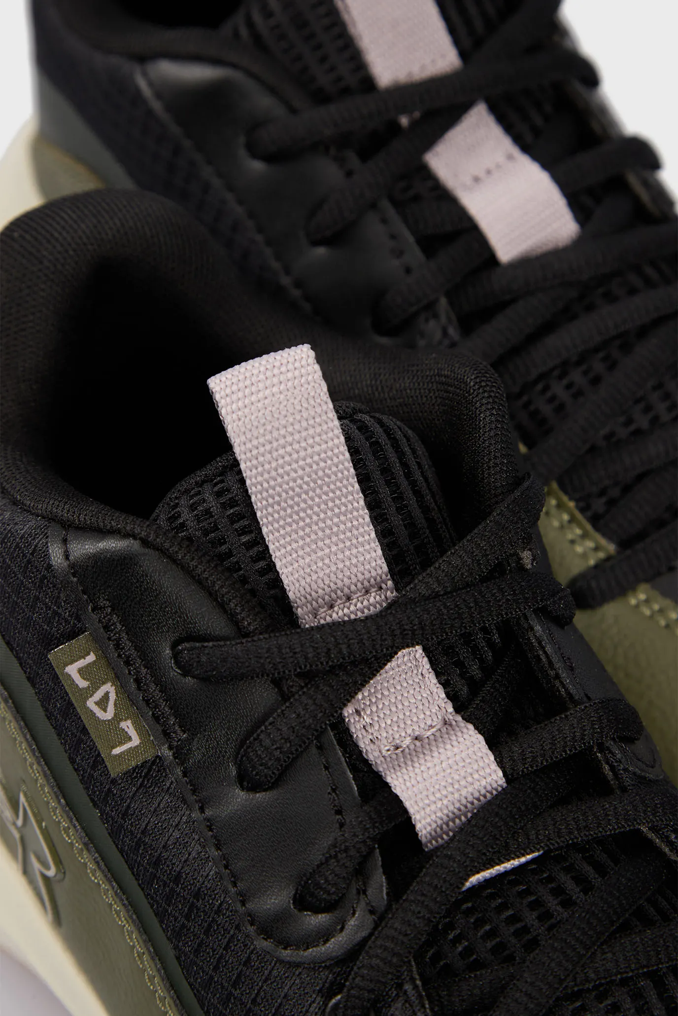 Оливковые кроссовки UA Lockdown 7 2