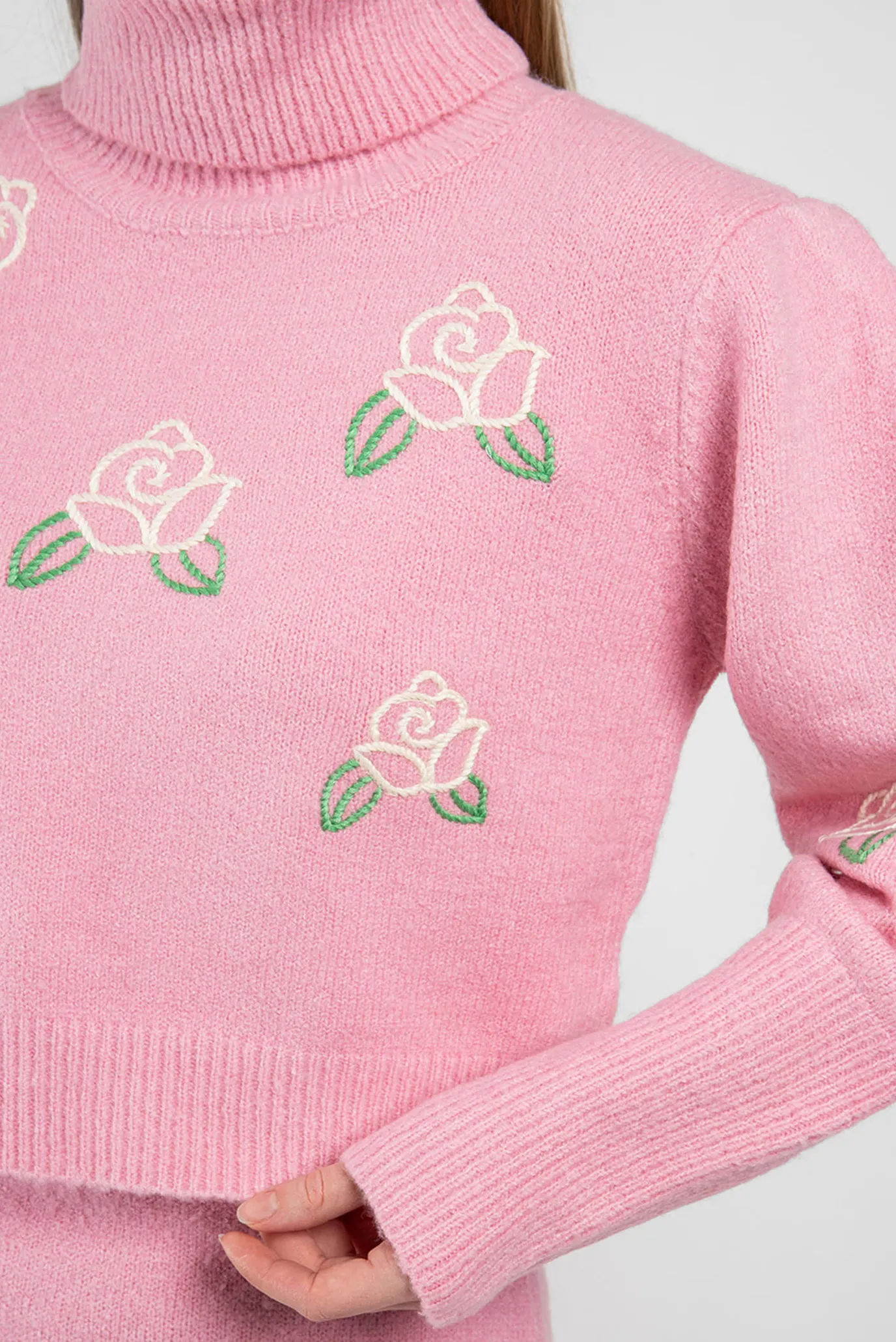 Женский розовый свитер 5