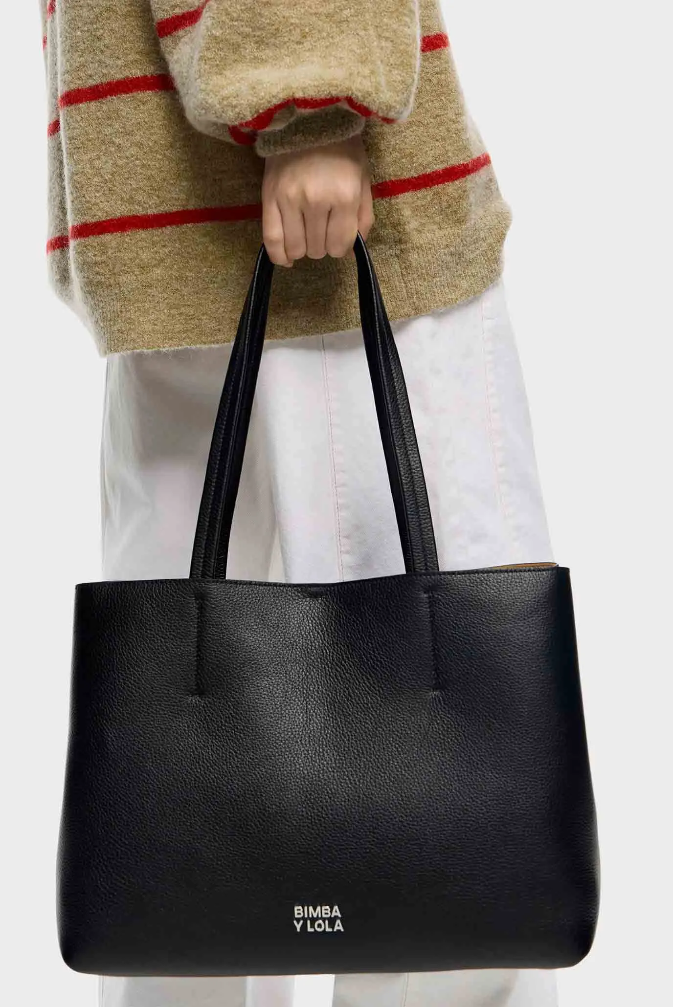 Жіноча чорна шкіряна сумка 2