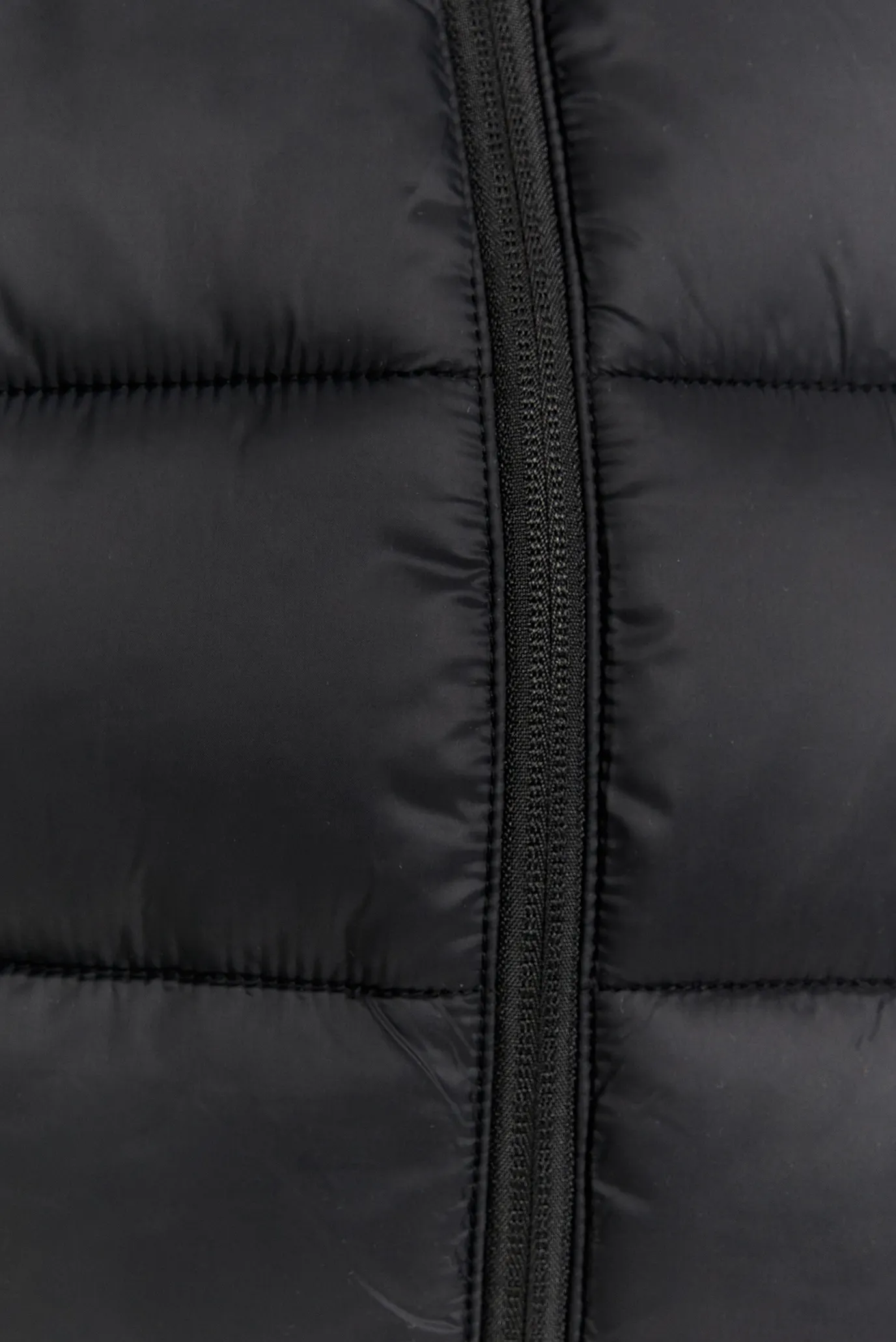 Жіночий чорний жилет 4