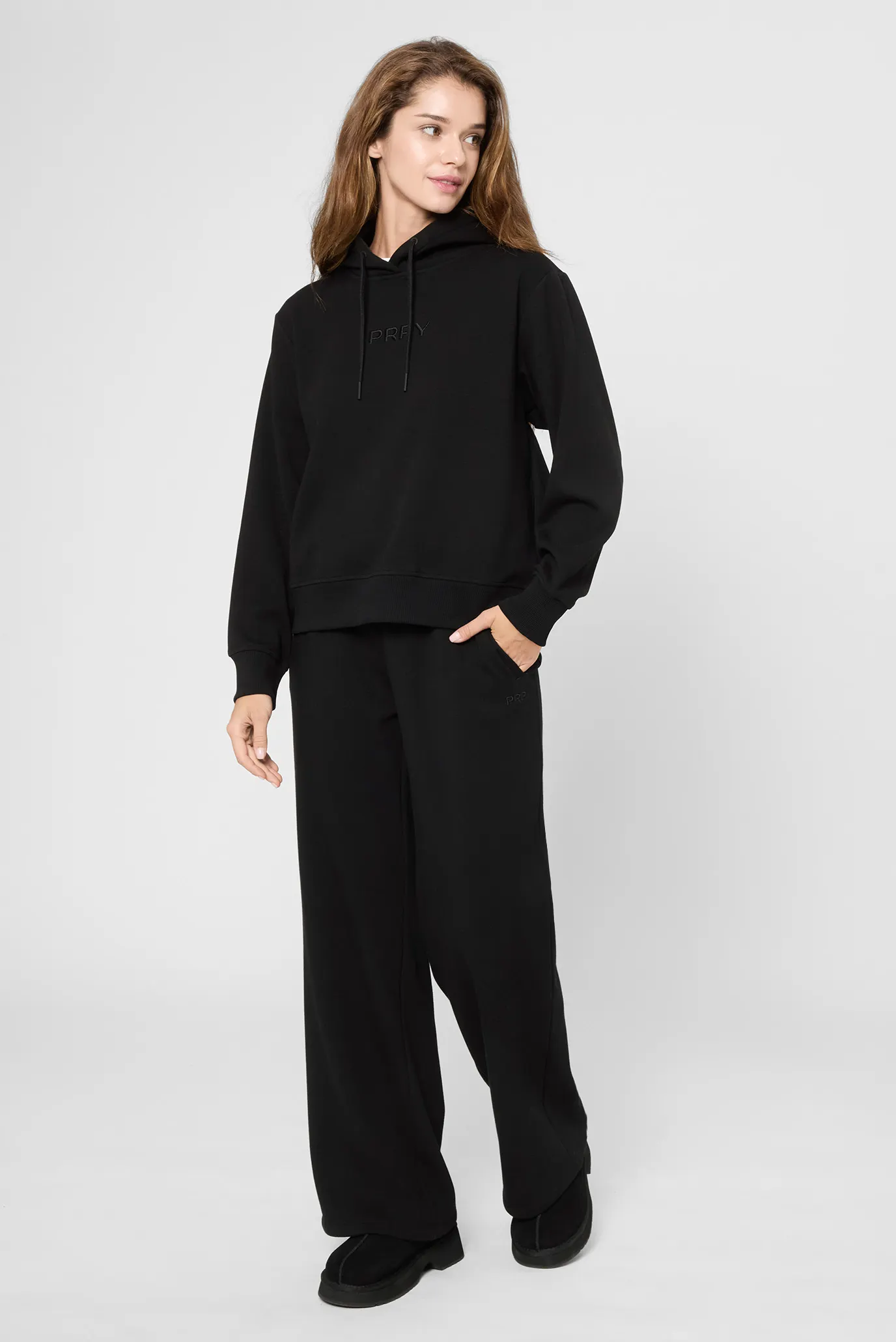 Женское черное худи 2