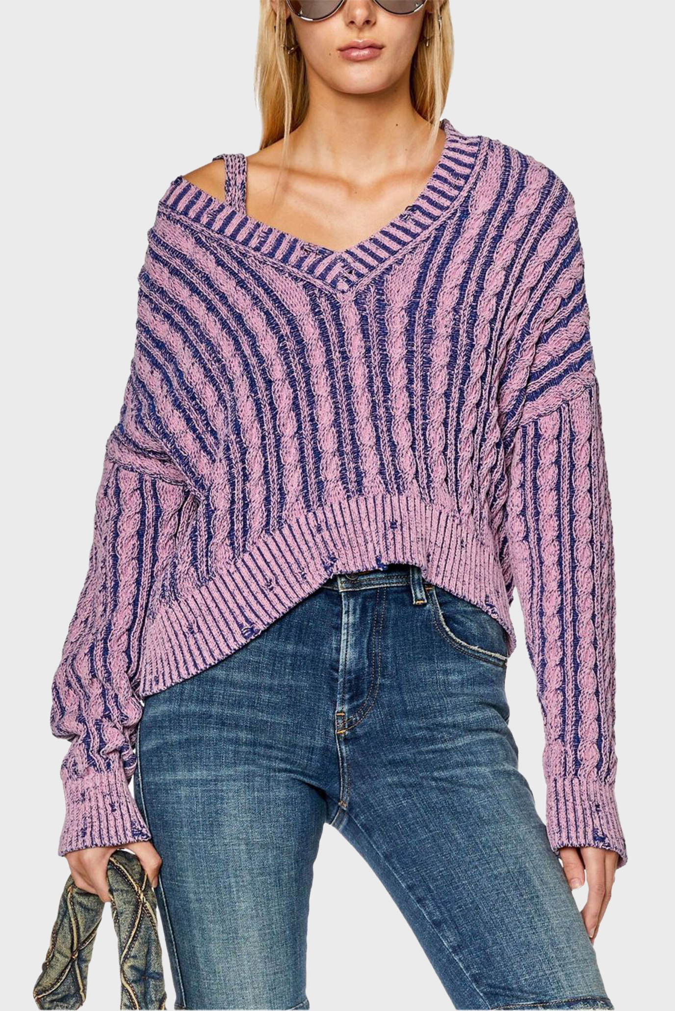 Женский розовый свитер M-OXIA 1
