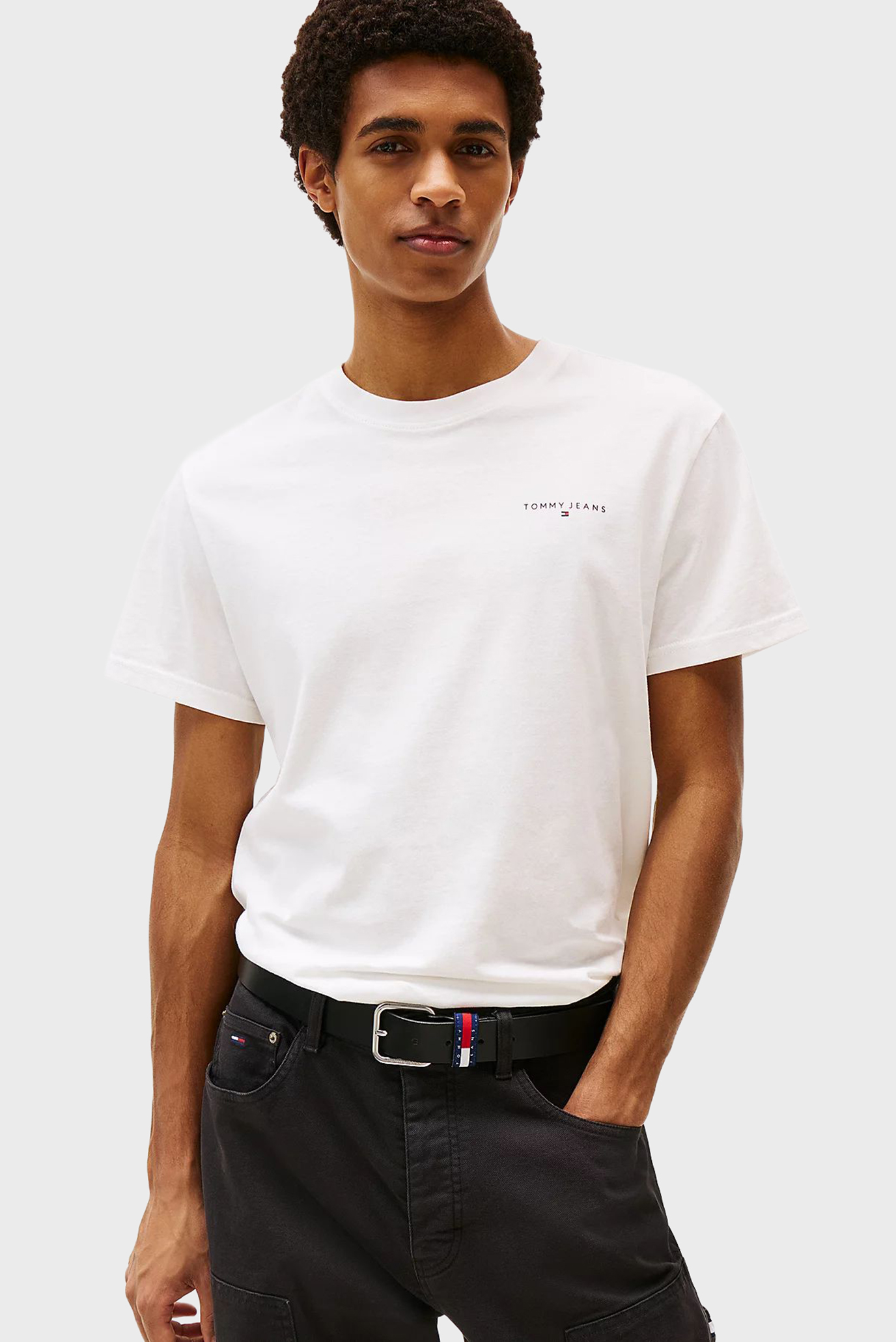 Мужская белая футболка SLIM LINEAR CHEST Белый XXL Tommy Jeans DM0DM21780 Мужская белая футболка SLIM LINEAR CHEST Белый XXL Tommy Jeans DM0DM21780