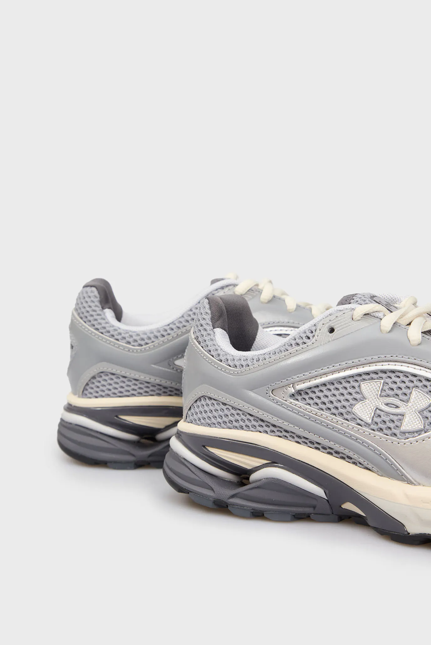 Серые кроссовки UA HOVR Apparition RTRFTR TC 2