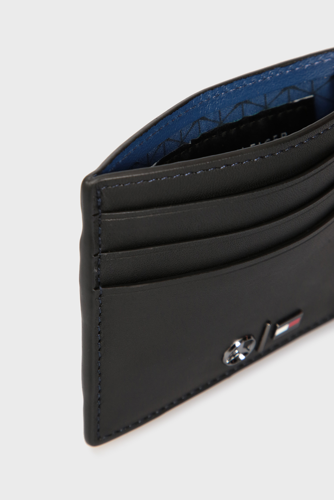tommy hilfiger mercedes wallet