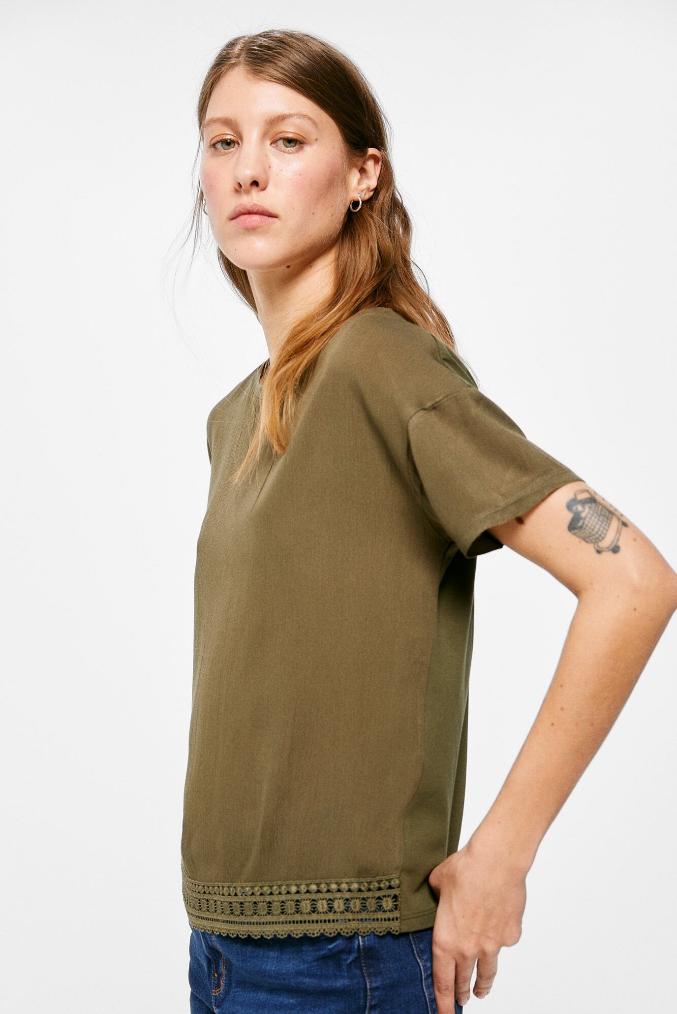 Женская оливковая футболка 1