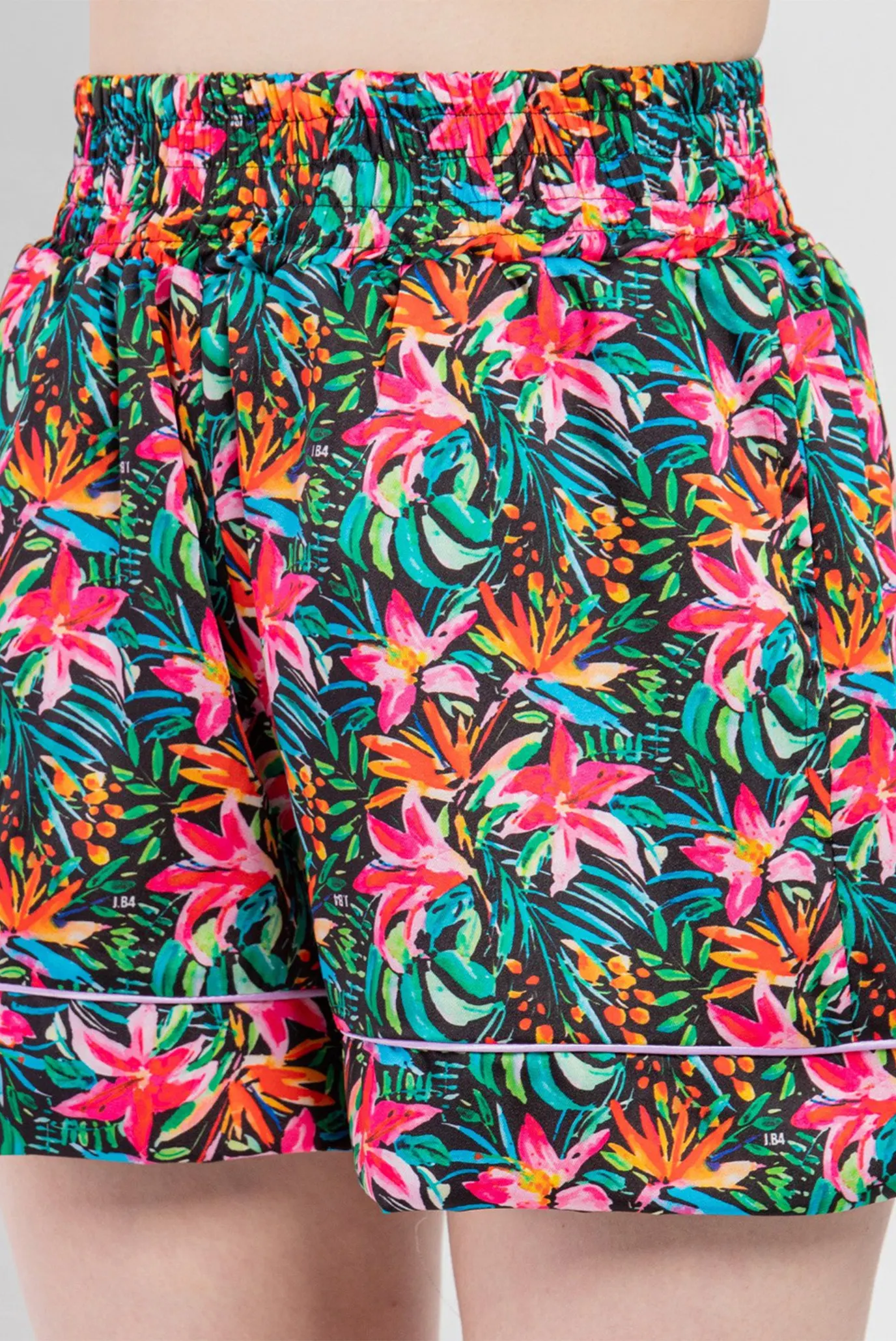 Жіночі шорти з візерунком 4