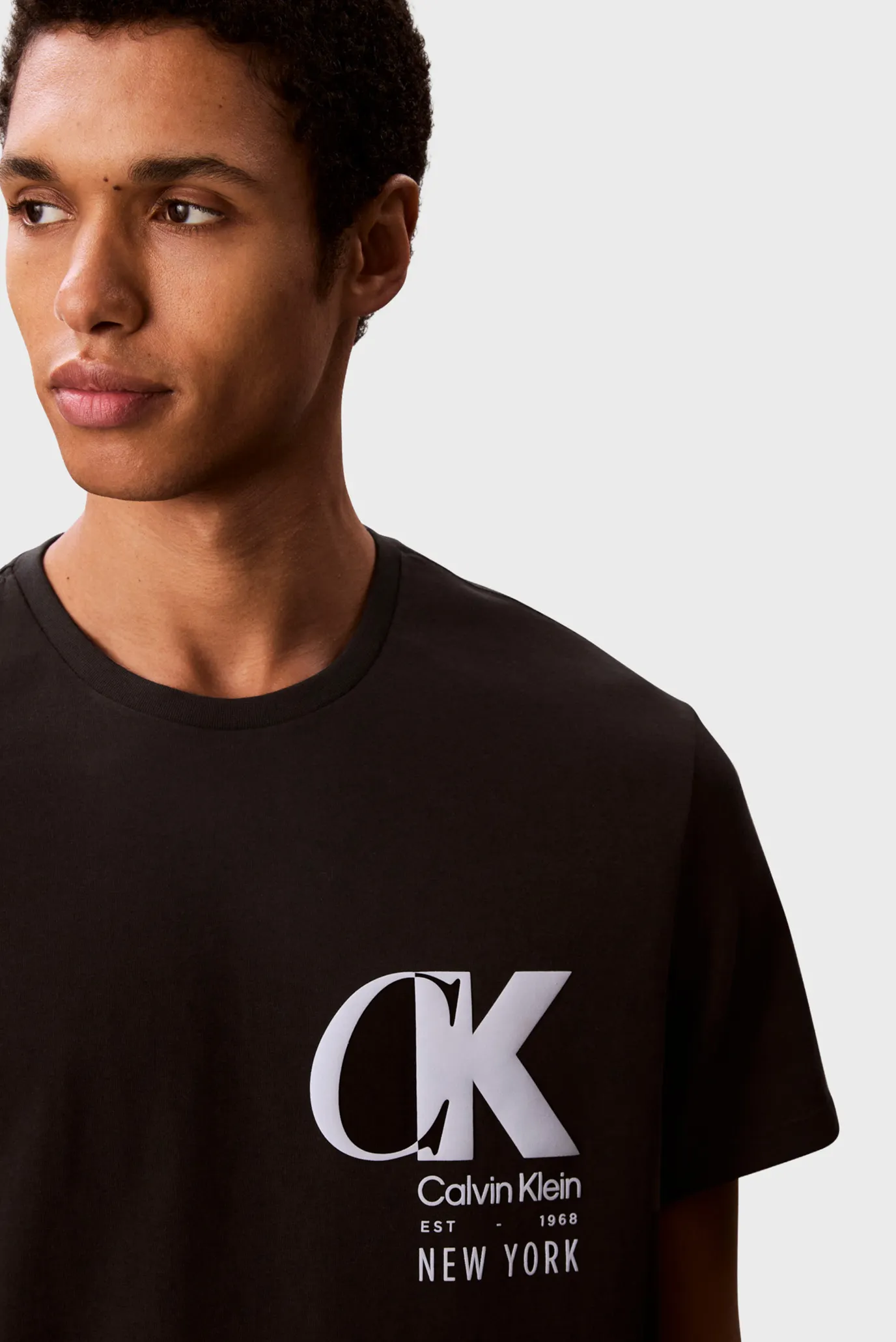 Чоловіча чорна футболка SS 20S EU CK 5