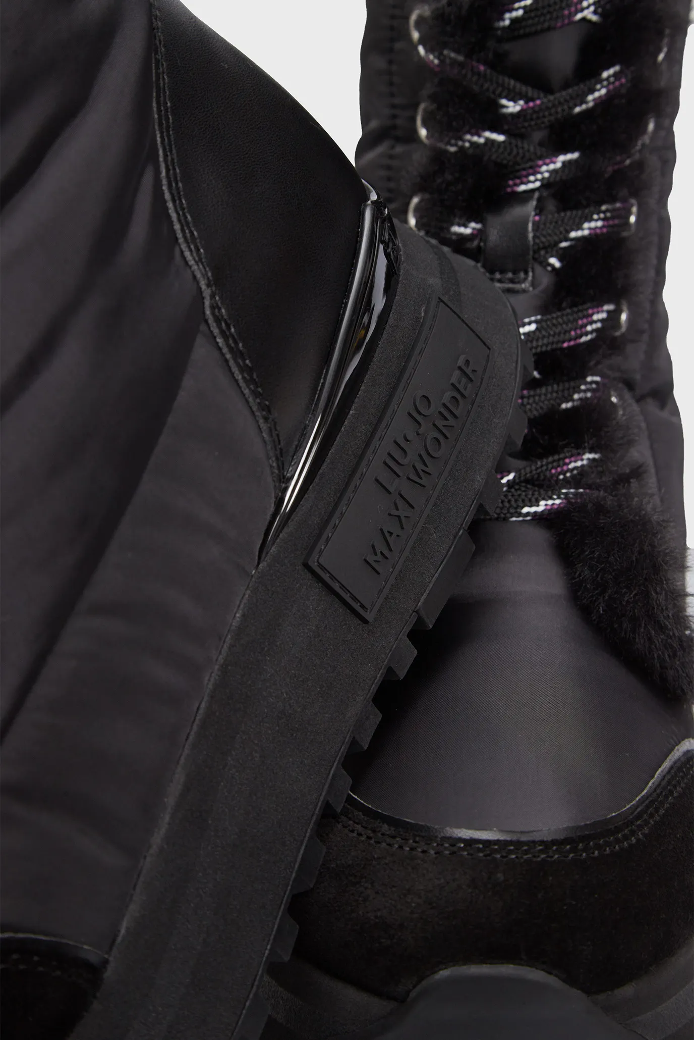 Жіночі чорні черевики 2