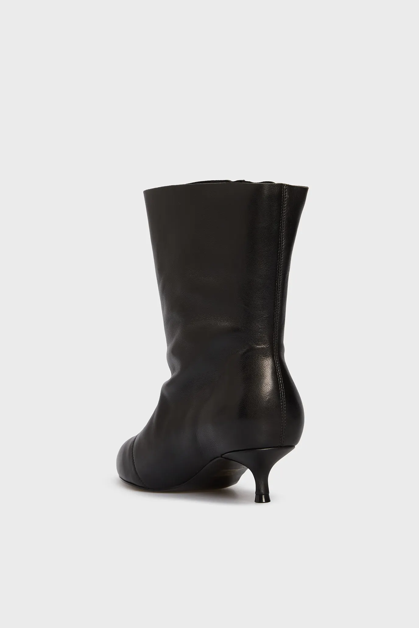 Женские черные кожаные ботильоны Nolita 4