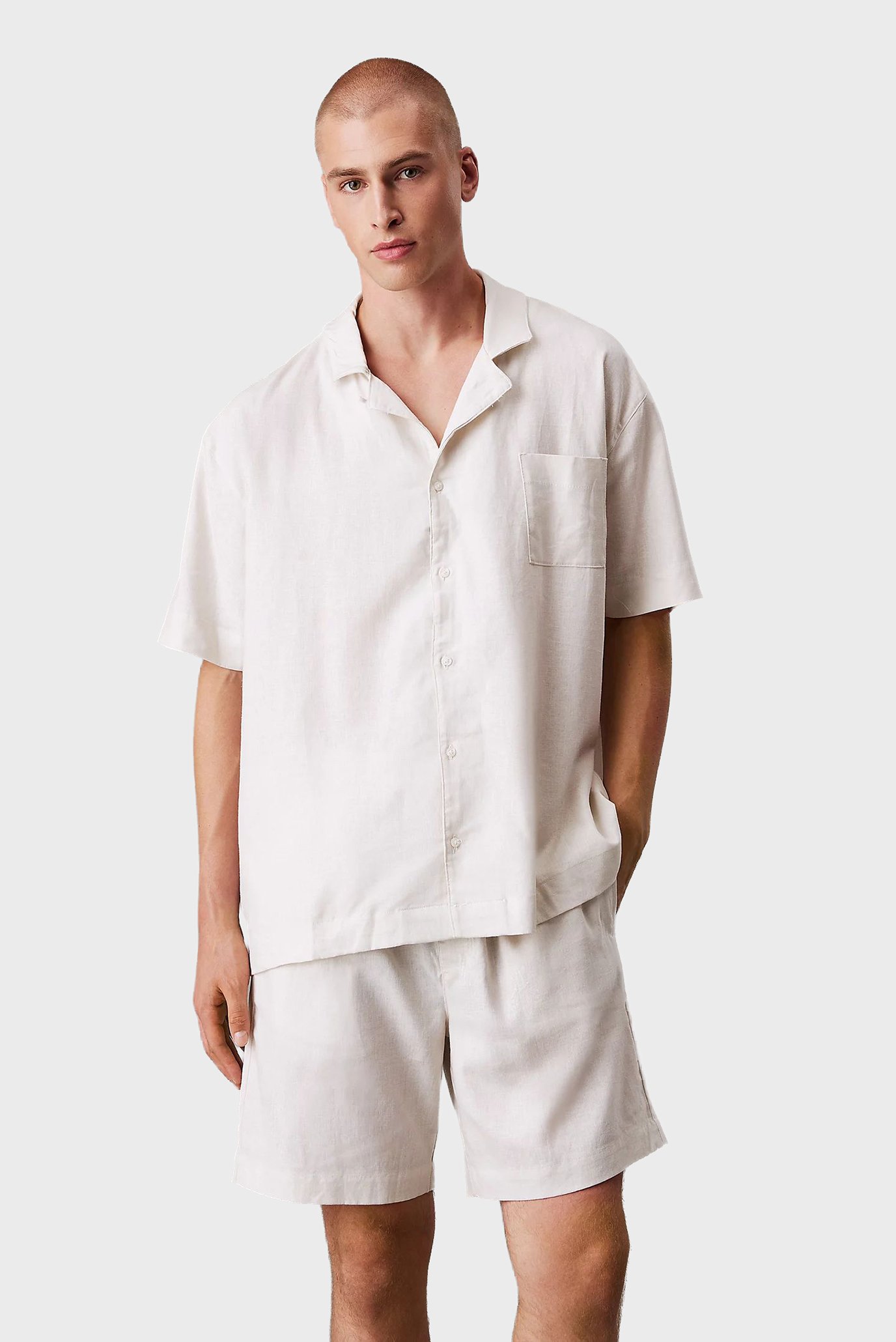 Мужская бежевая льняная рубашка BUTTON DOWN Бежевый S Calvin Klein LV00NM2886 Мужская бежевая льняная рубашка BUTTON DOWN Бежевый S Calvin Klein LV00NM2886