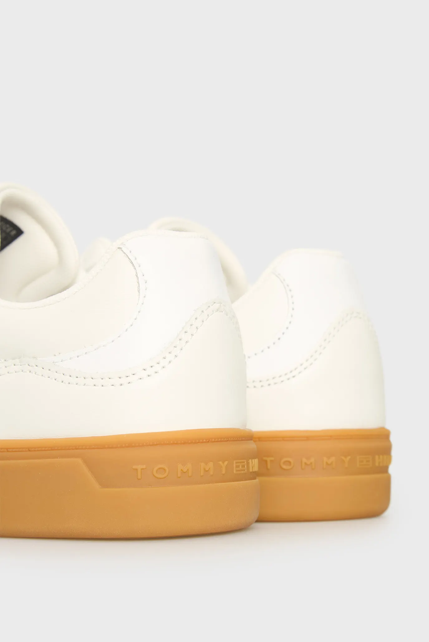 Жіночі білі шкіряні снікерси CASUAL CUPSOLE 2