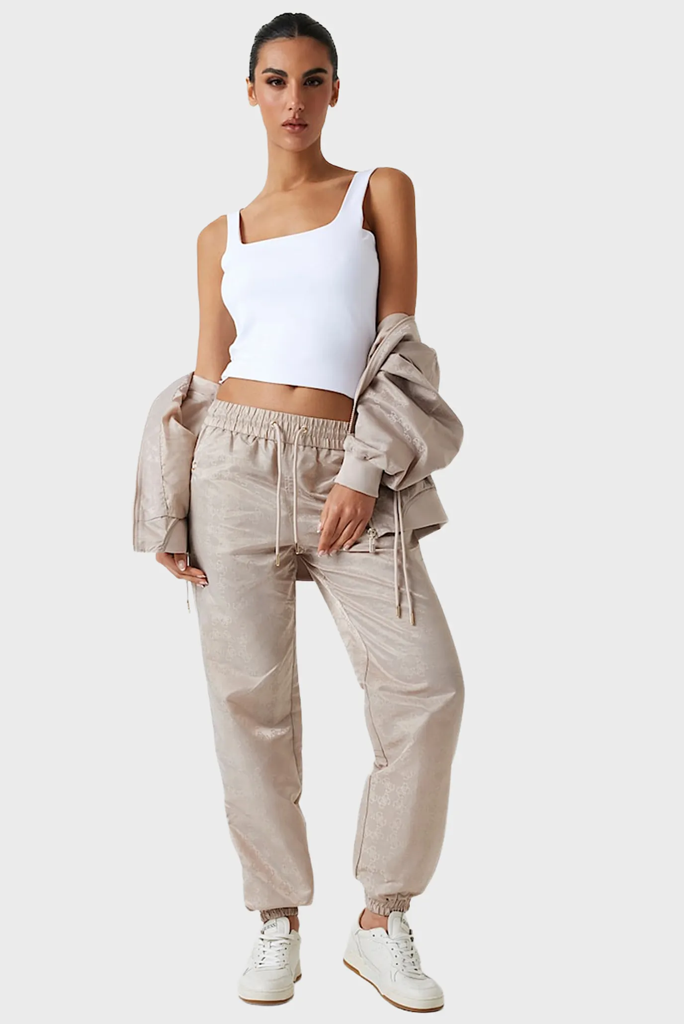 Жіночий бежевий бомбер з візерунком 2